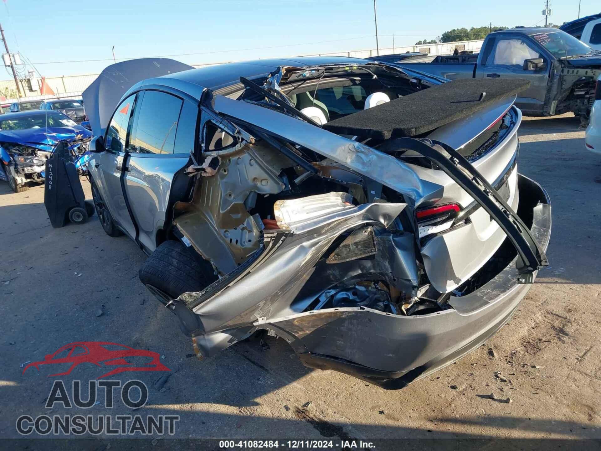 TESLA MODEL X 2024 - 7SAXCBE65RF453398