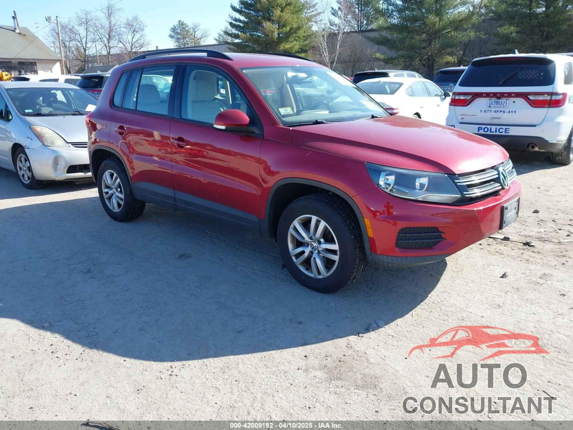 VOLKSWAGEN TIGUAN 2016 - WVGBV7AX8GW003861
