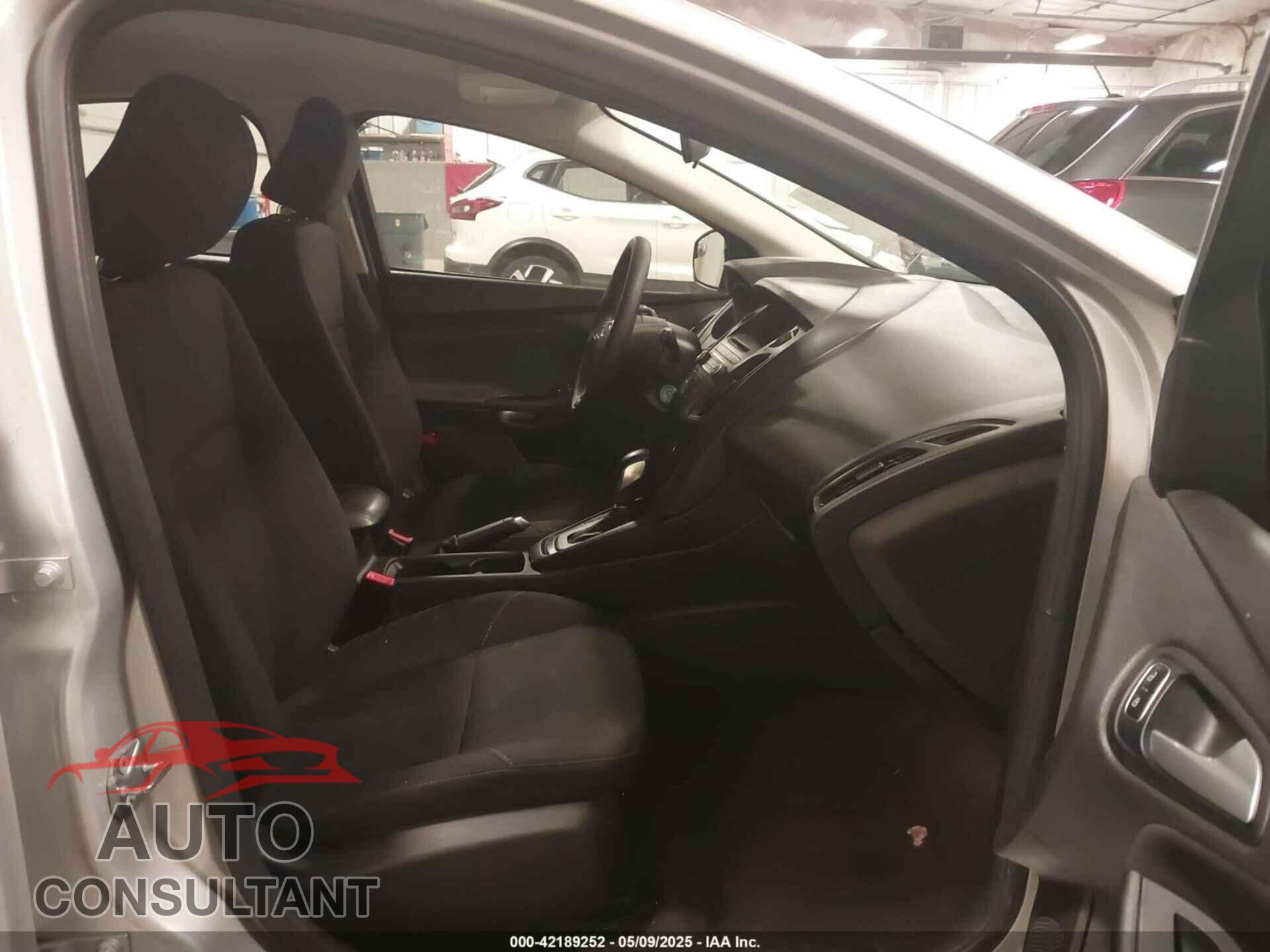 FORD FOCUS 2017 - 1FADP3K21HL278743