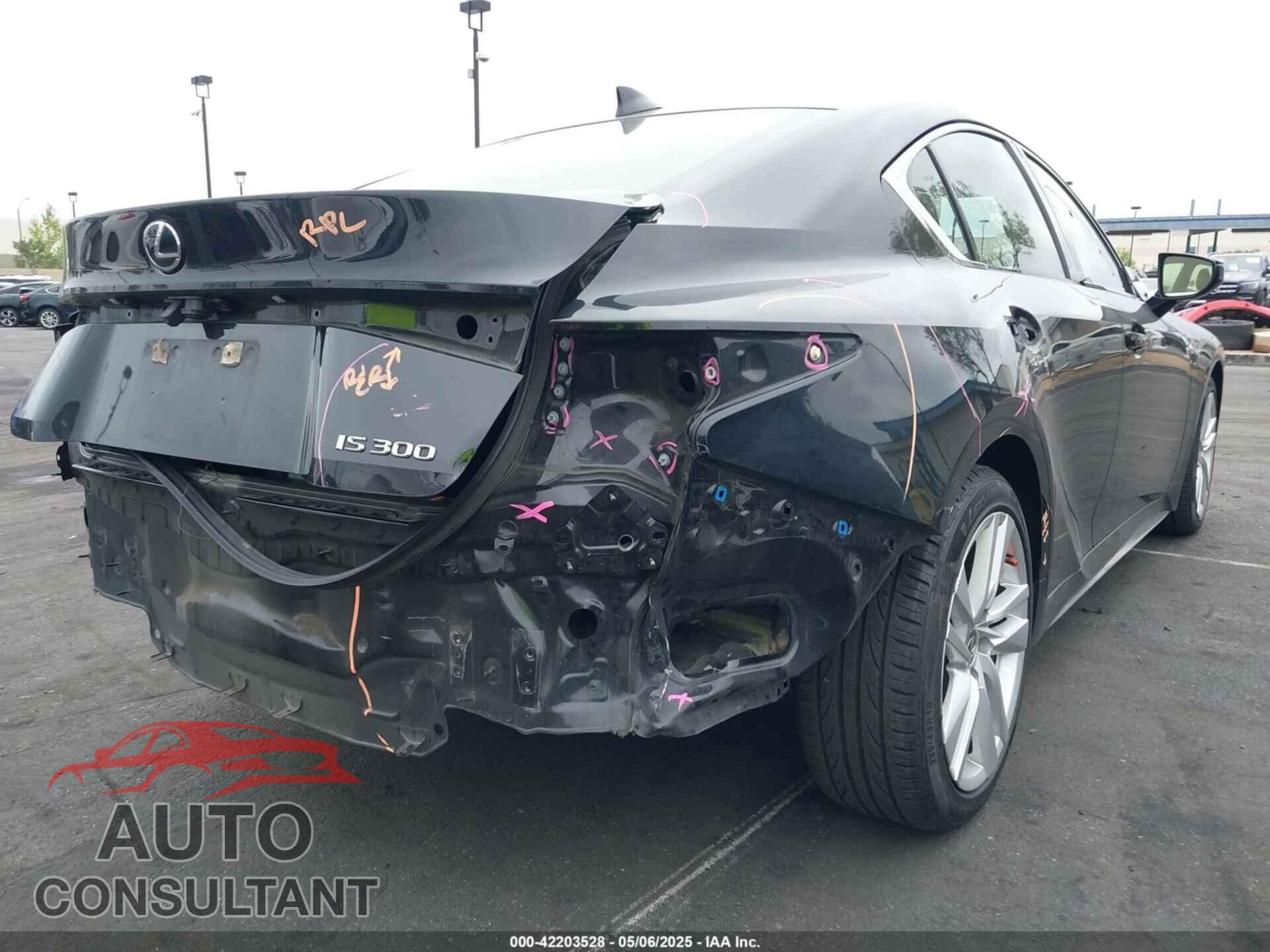 LEXUS IS 300 2021 - JTHAA1D29M5111530