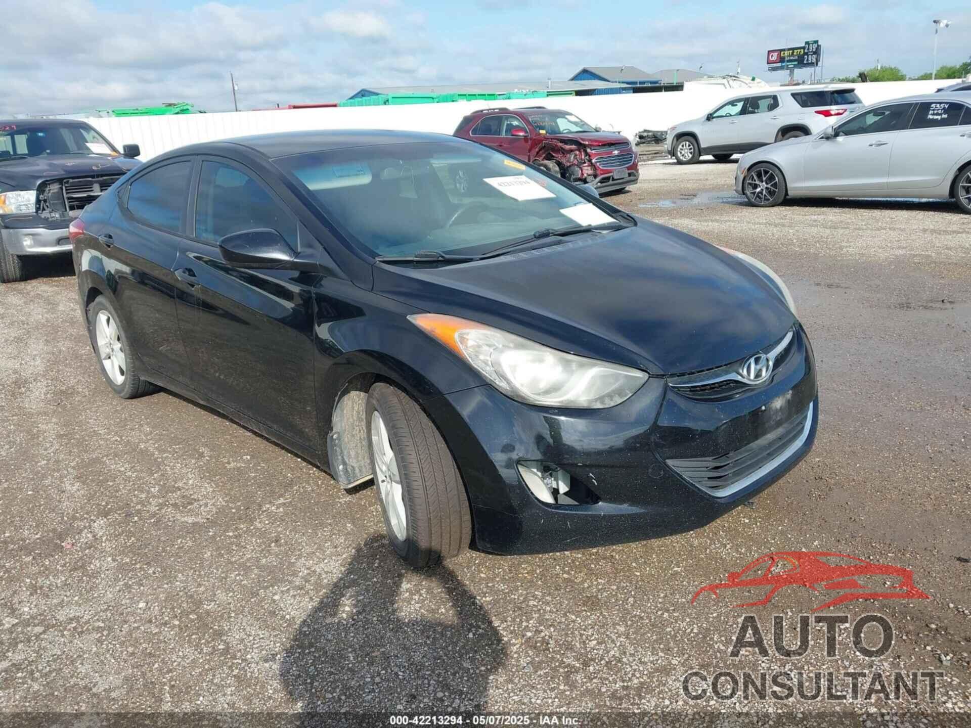 HYUNDAI ELANTRA 2012 - KMHDH4AE9CU364521