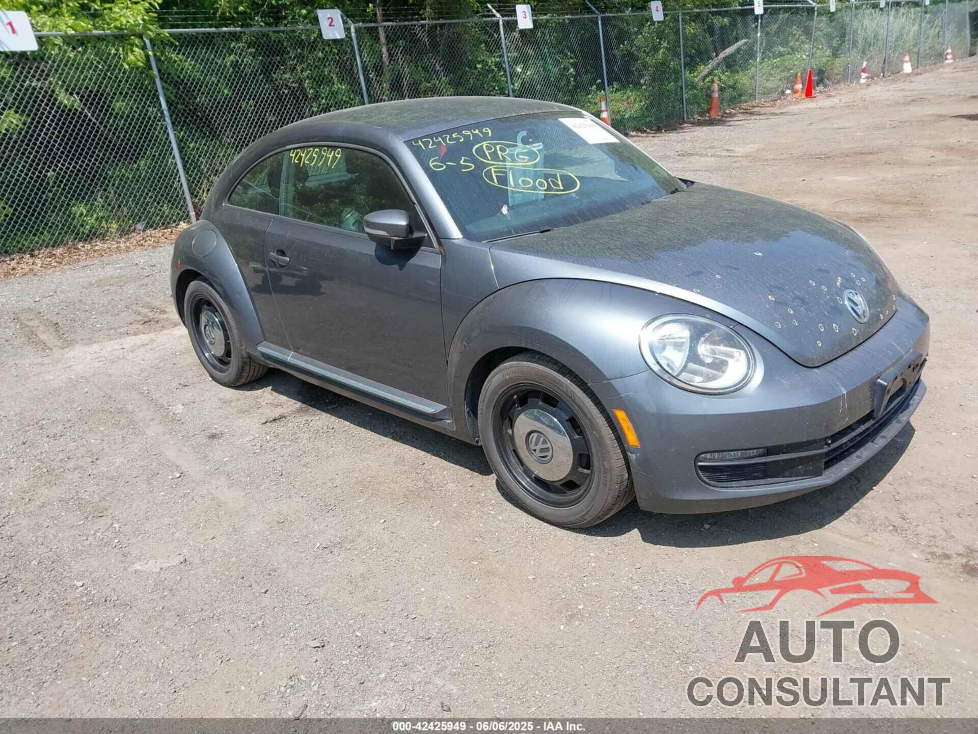 VOLKSWAGEN BEETLE 2014 - 3VWJ17AT4EM639535