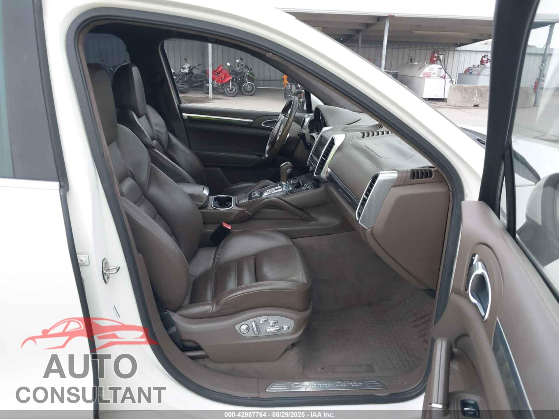 PORSCHE CAYENNE 2011 - WP1AC2A25BLA81472