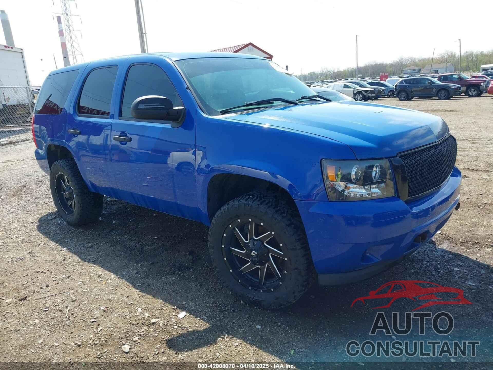 CHEVROLET TAHOE 2013 - 1GNLC2E09DR326039