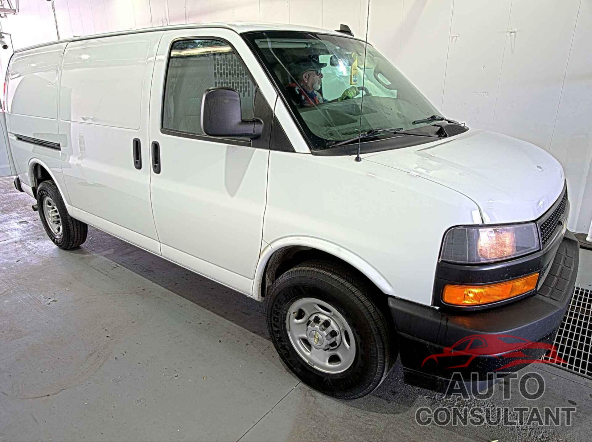 CHEVROLET EXPRESS G2500 2022 - 1GCWGAFP6N1271209