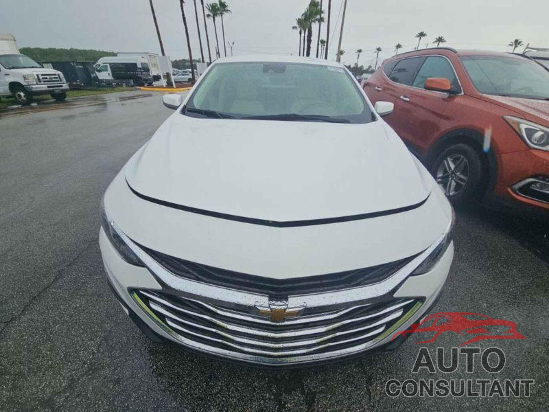 CHEVROLET MALIBU 2020 - 1G1ZD5ST8LF117335