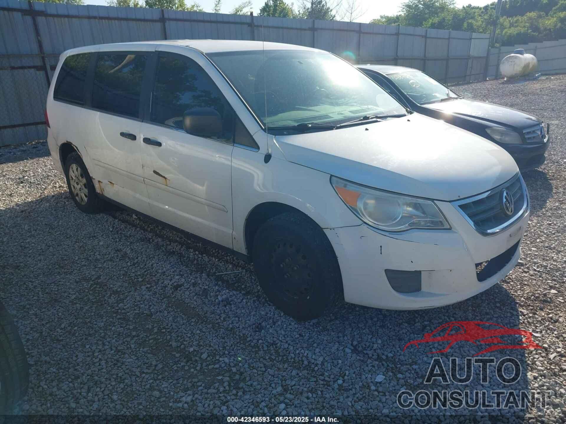 VOLKSWAGEN ROUTAN 2010 - 2V4RW4D1XAR348434