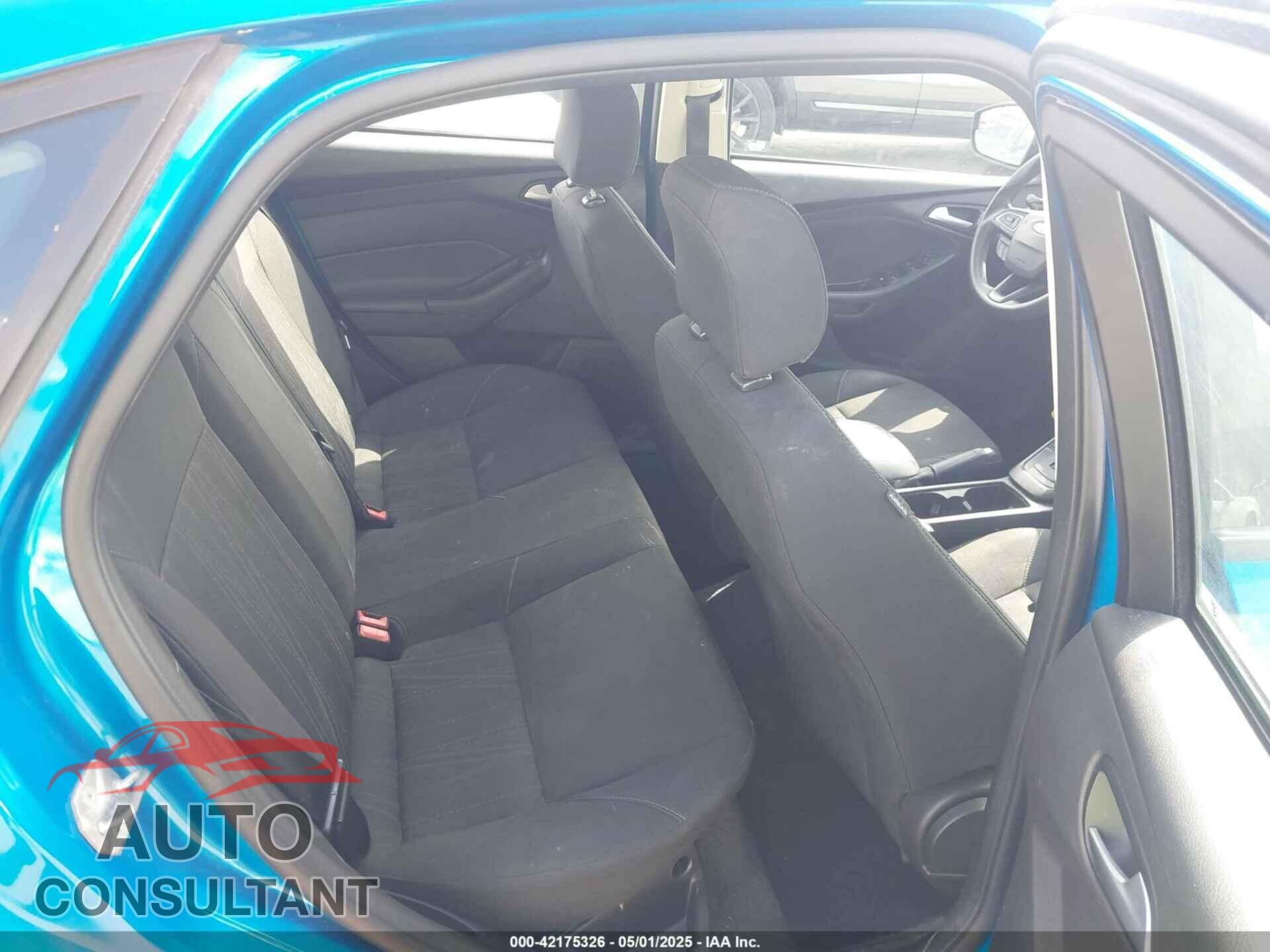 FORD FOCUS 2017 - 1FADP3F21HL213563