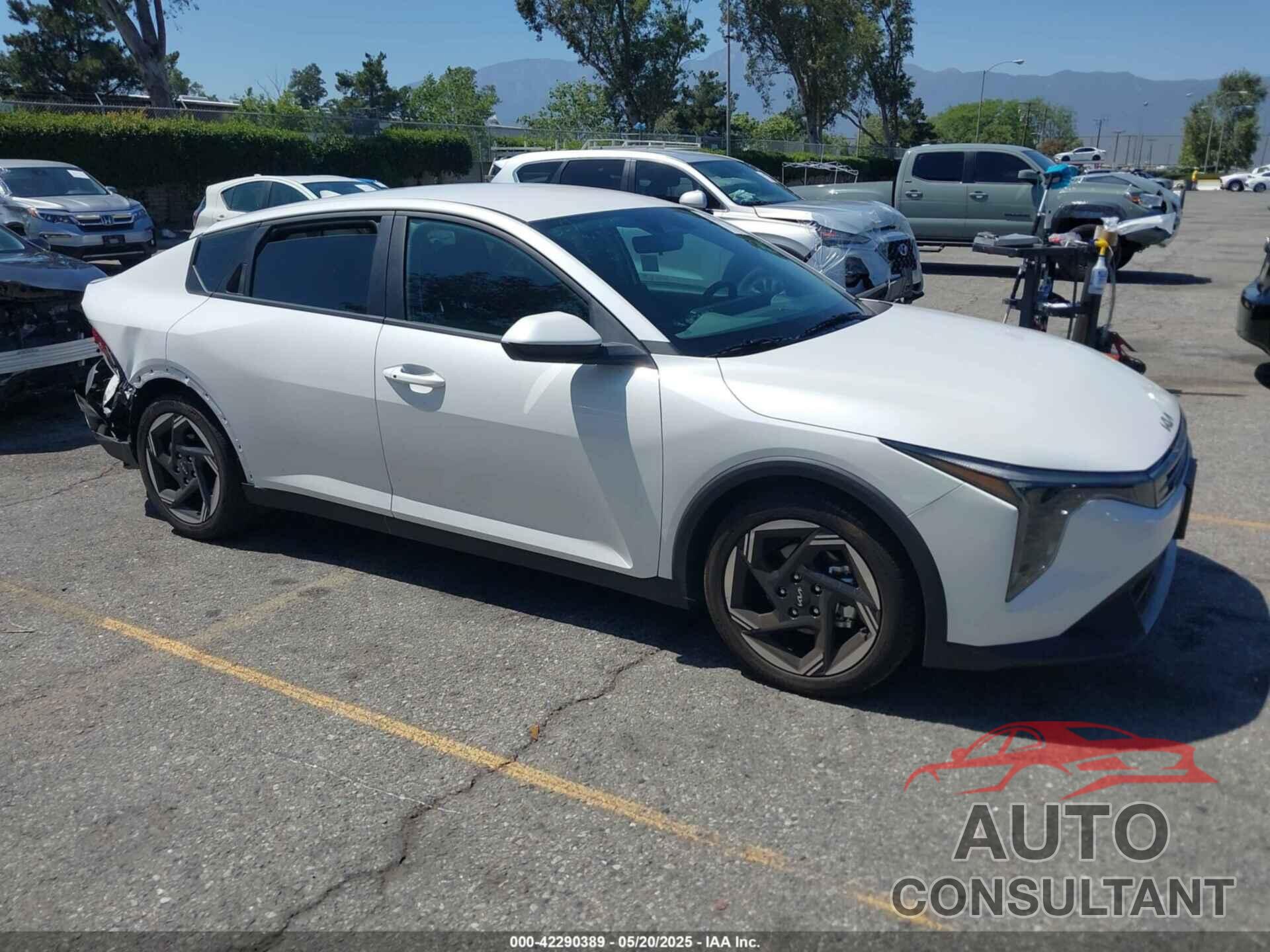 KIA K4 2025 - 3KPFU4DE3SE072378