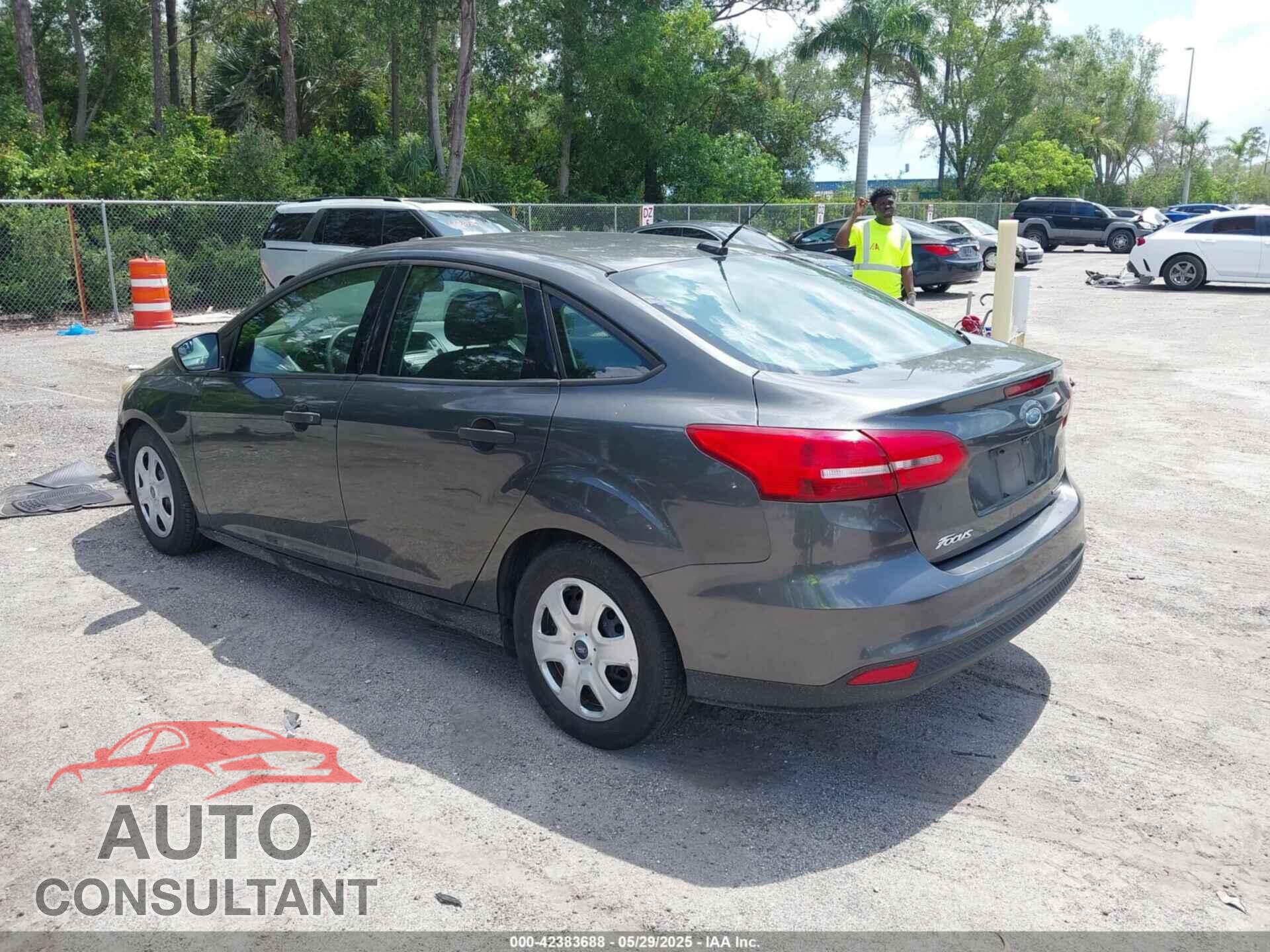 FORD FOCUS 2016 - 1FADP3E26GL376838