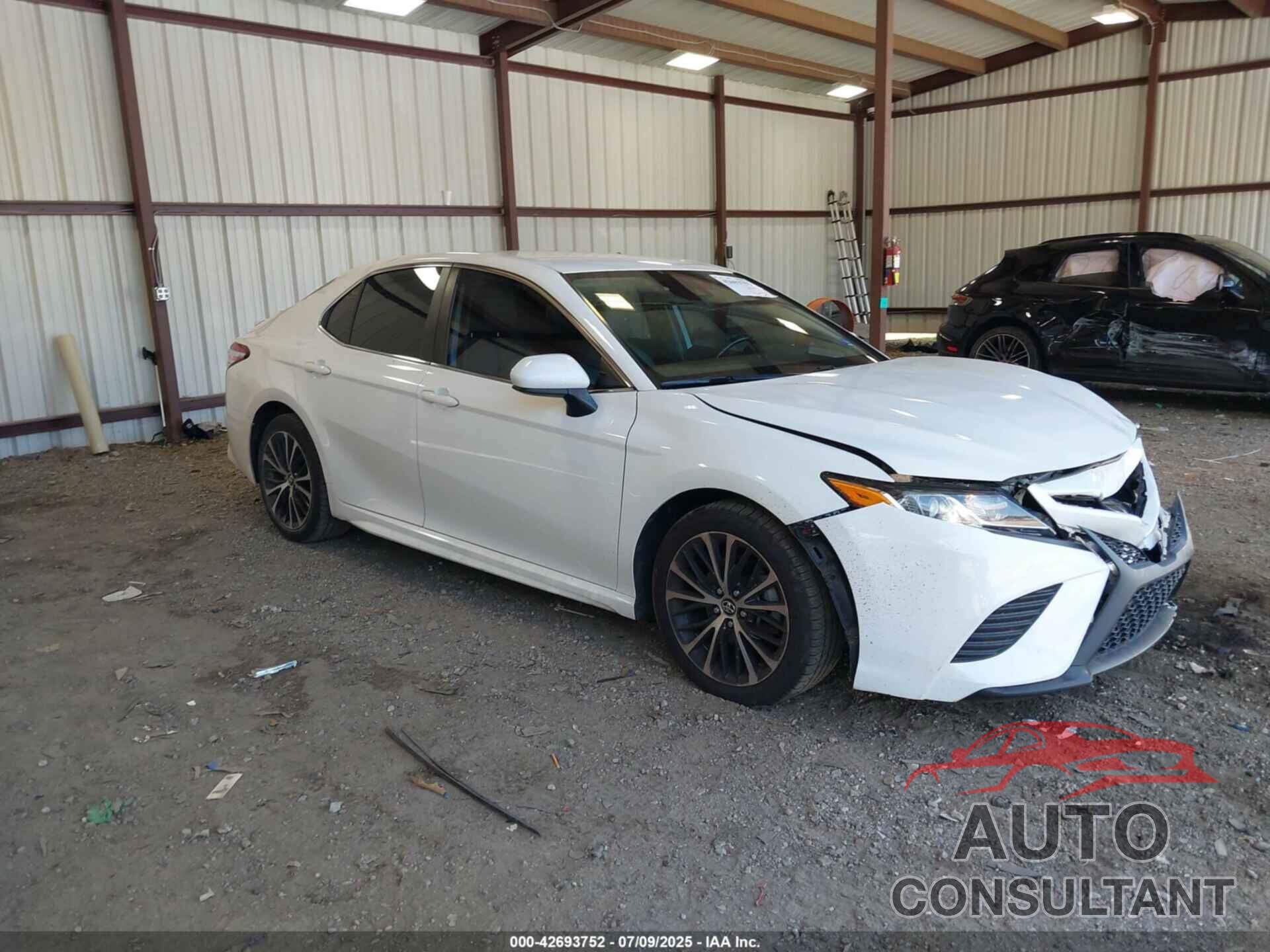 TOYOTA CAMRY 2020 - 4T1G11AK5LU938831