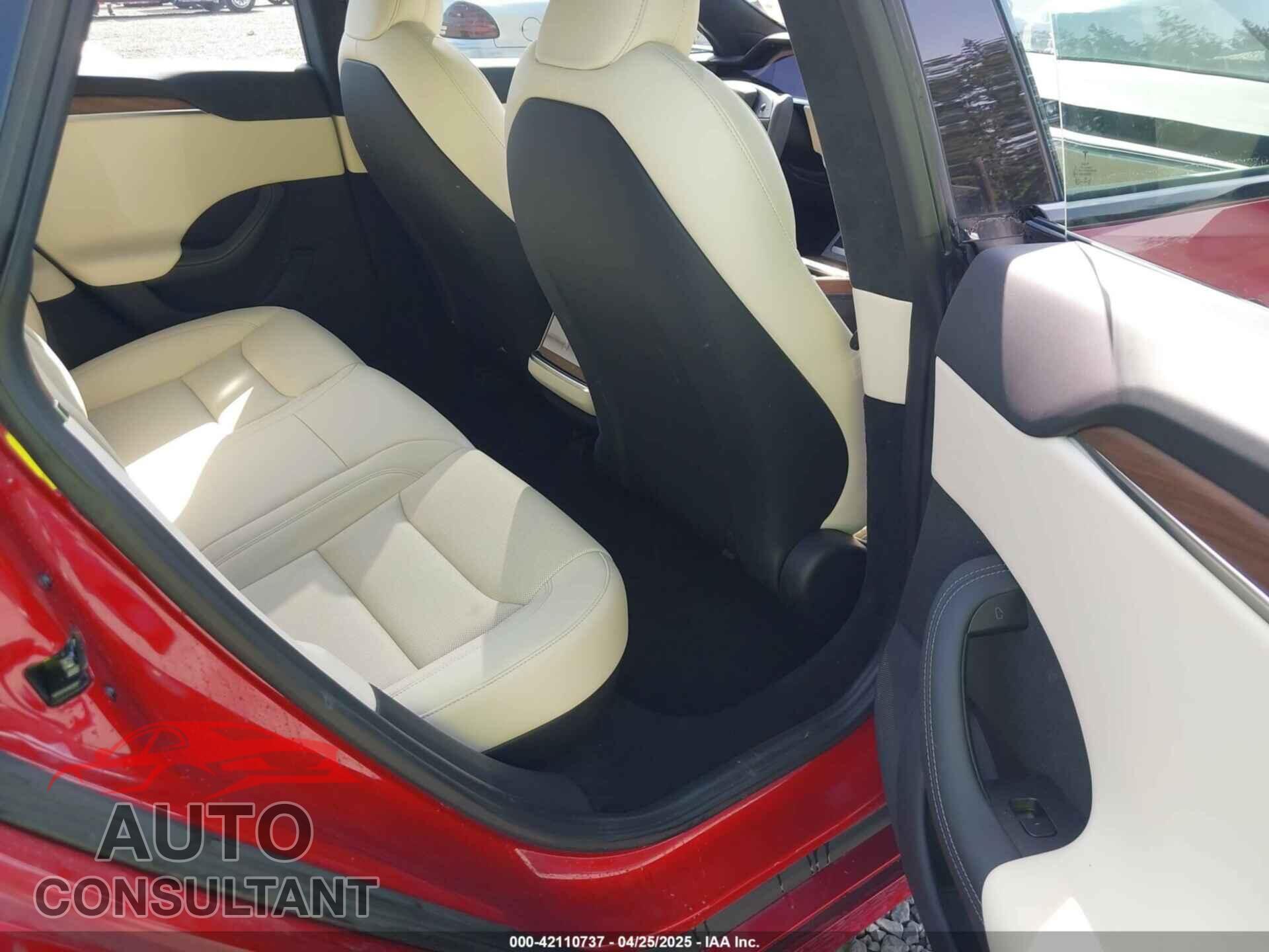 TESLA MODEL S 2023 - 5YJSA1E5XPF516779