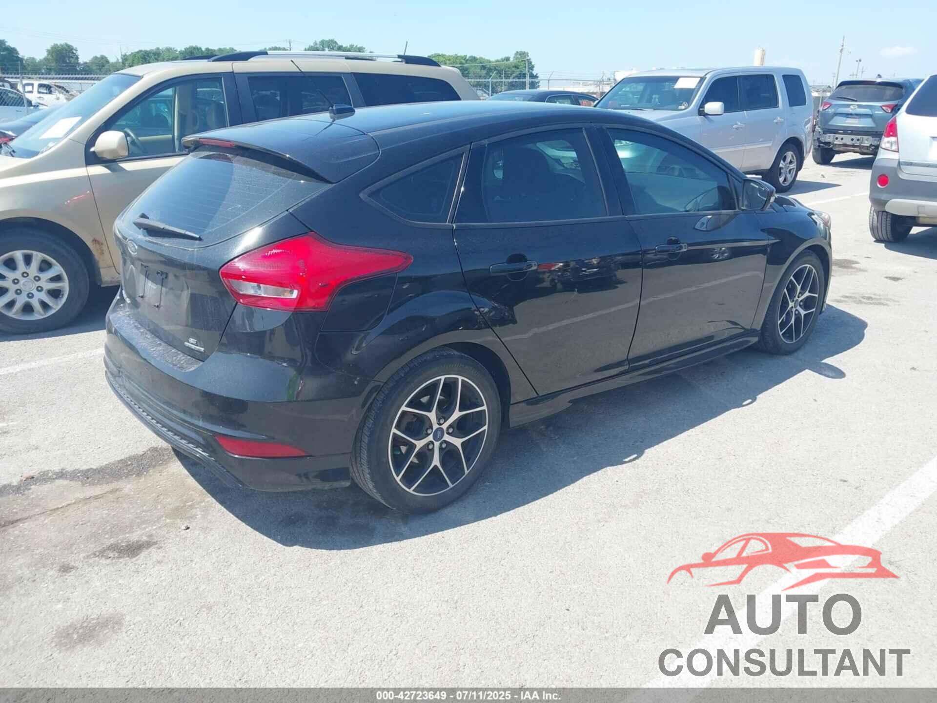 FORD FOCUS 2015 - 1FADP3K23FL210621