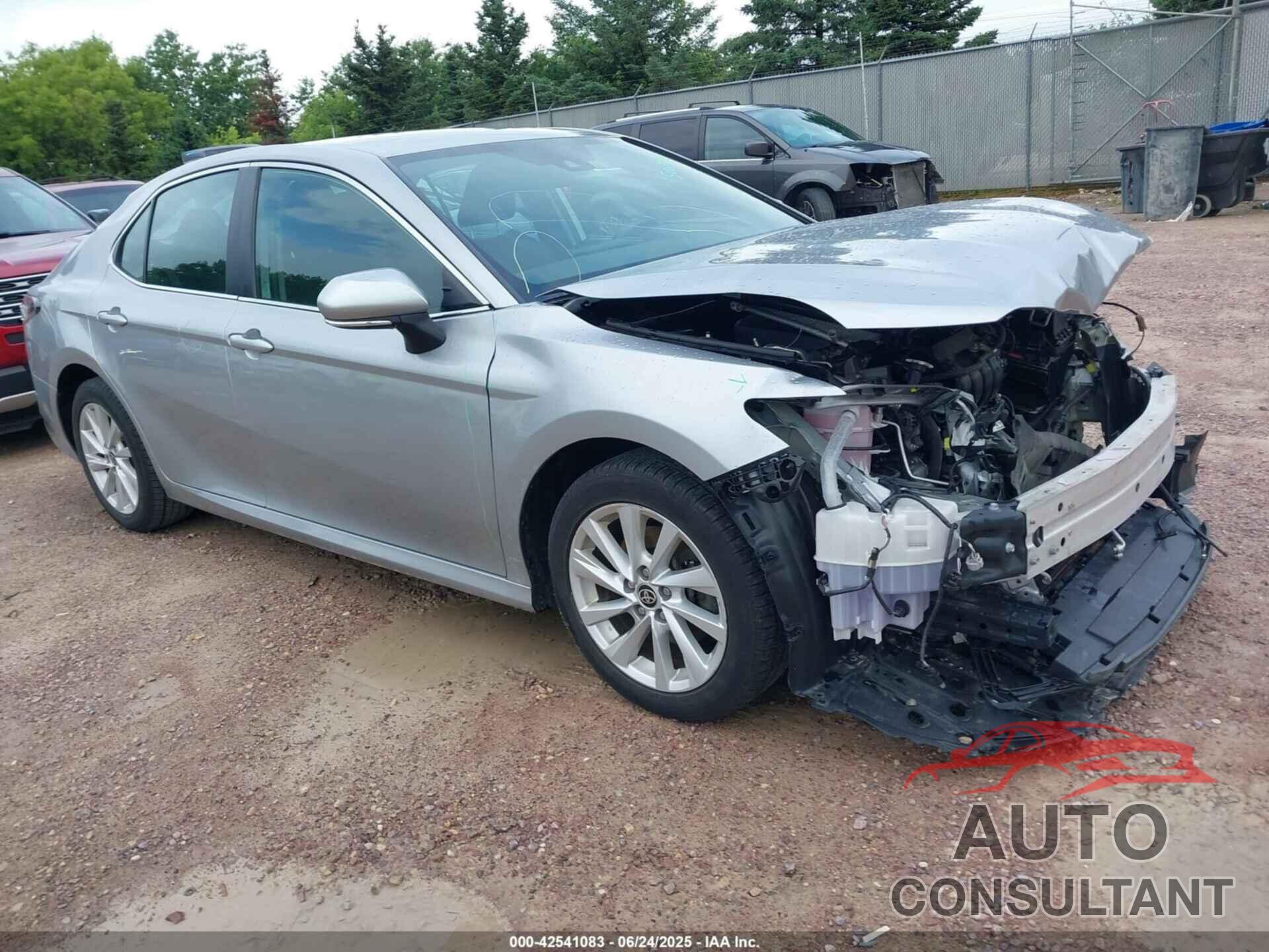 TOYOTA CAMRY 2022 - 4T1C11BK0NU053520