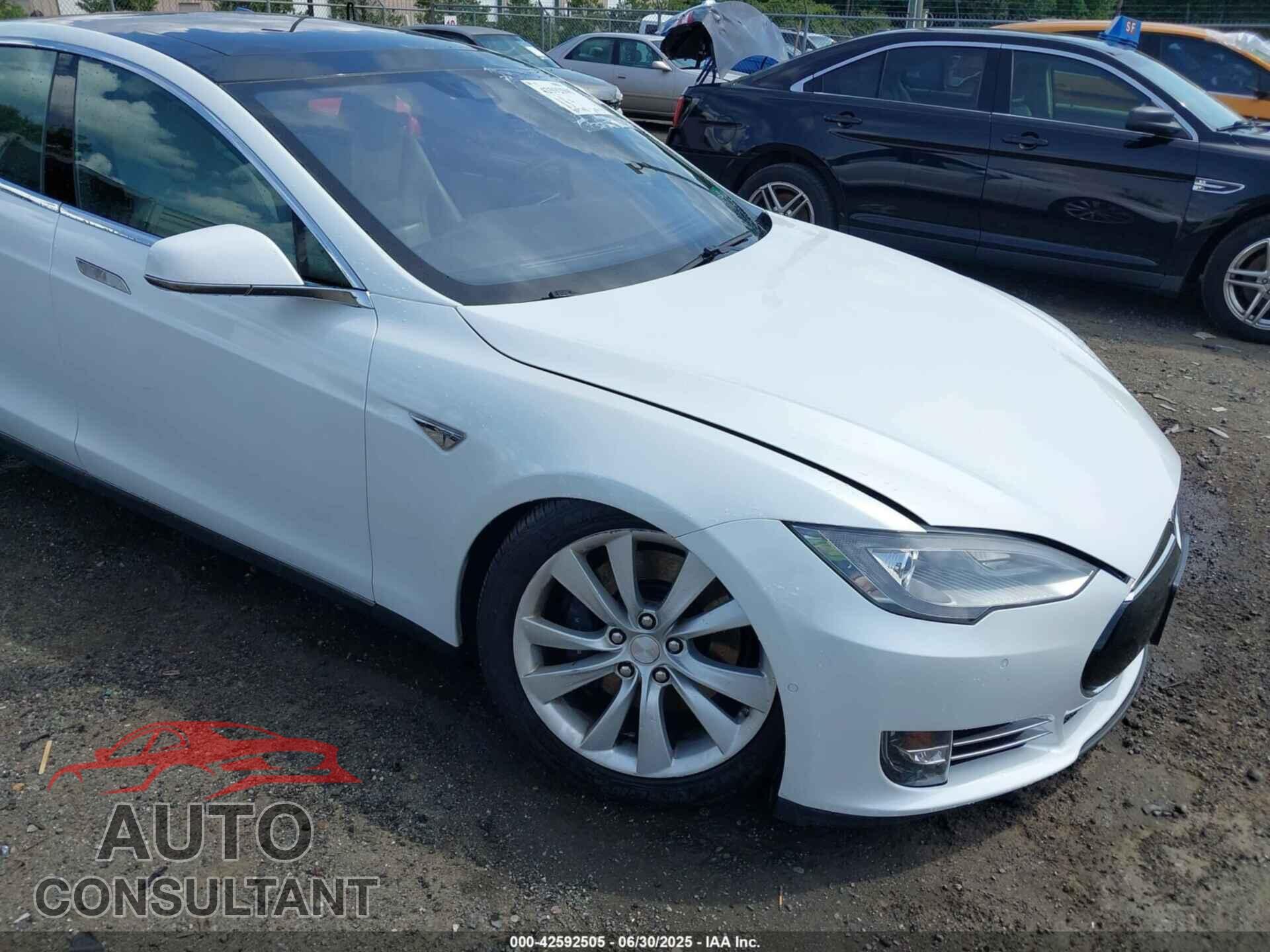 TESLA MODEL S 2015 - 5YJSA1E29FF113882