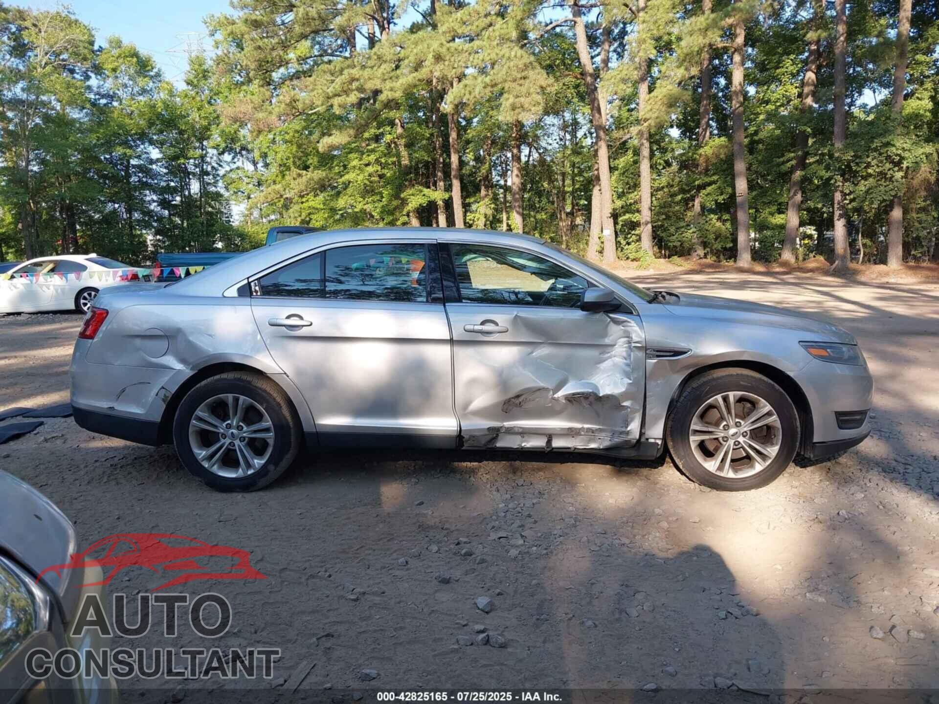 FORD TAURUS 2015 - 1FAHP2E88FG138657