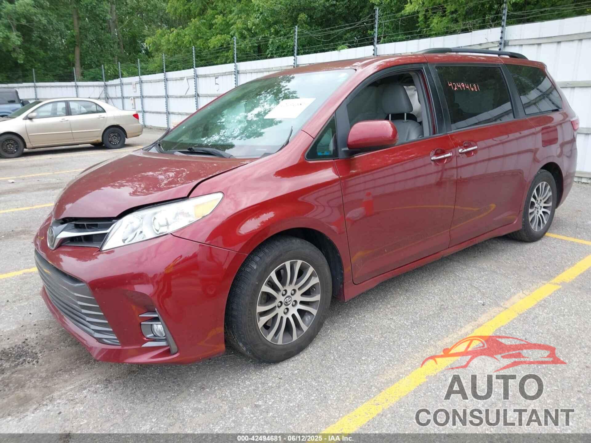 TOYOTA SIENNA 2019 - 5TDYZ3DC6KS996645
