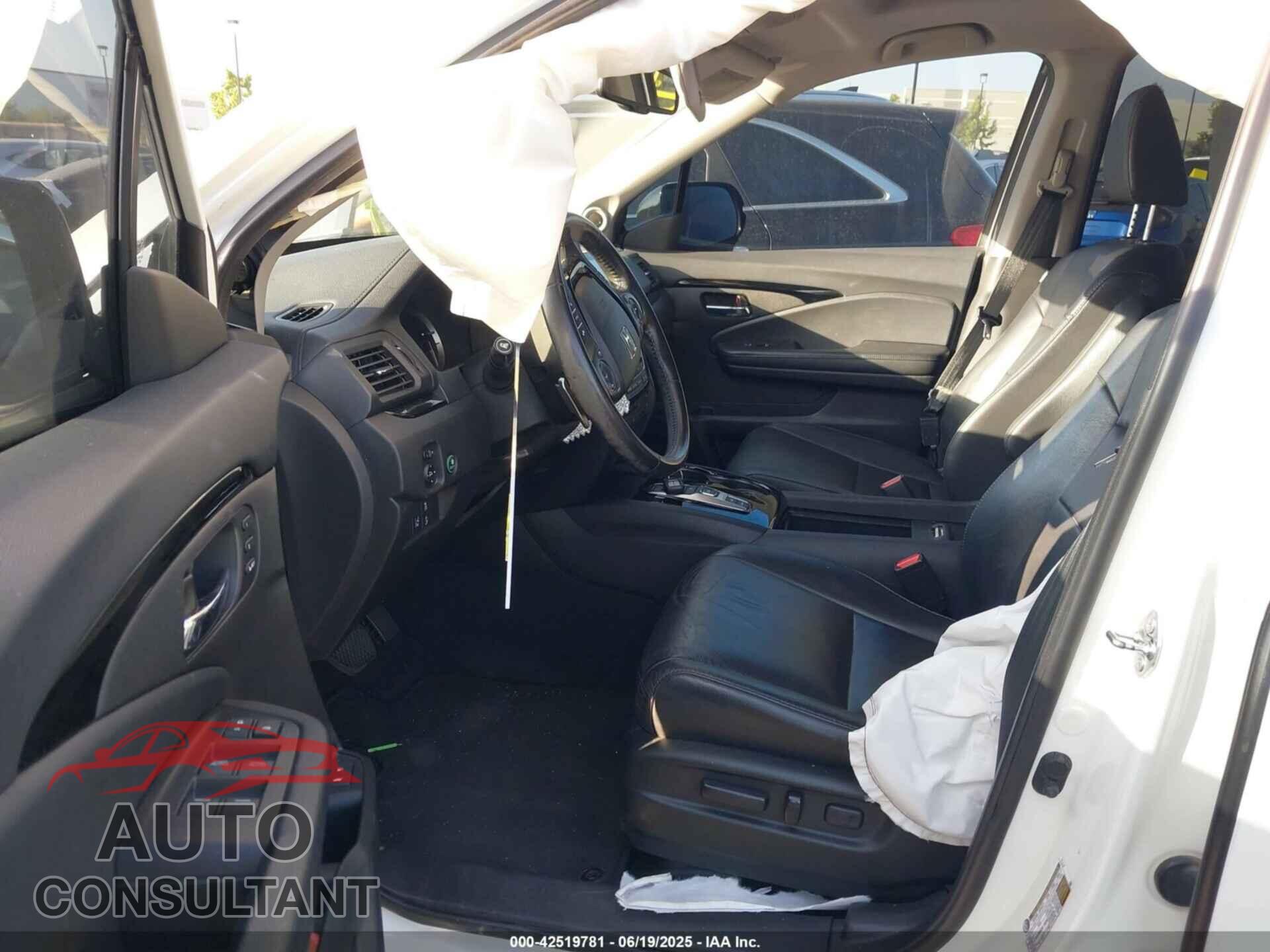 HONDA PILOT 2017 - 5FNYF6H96HB095958