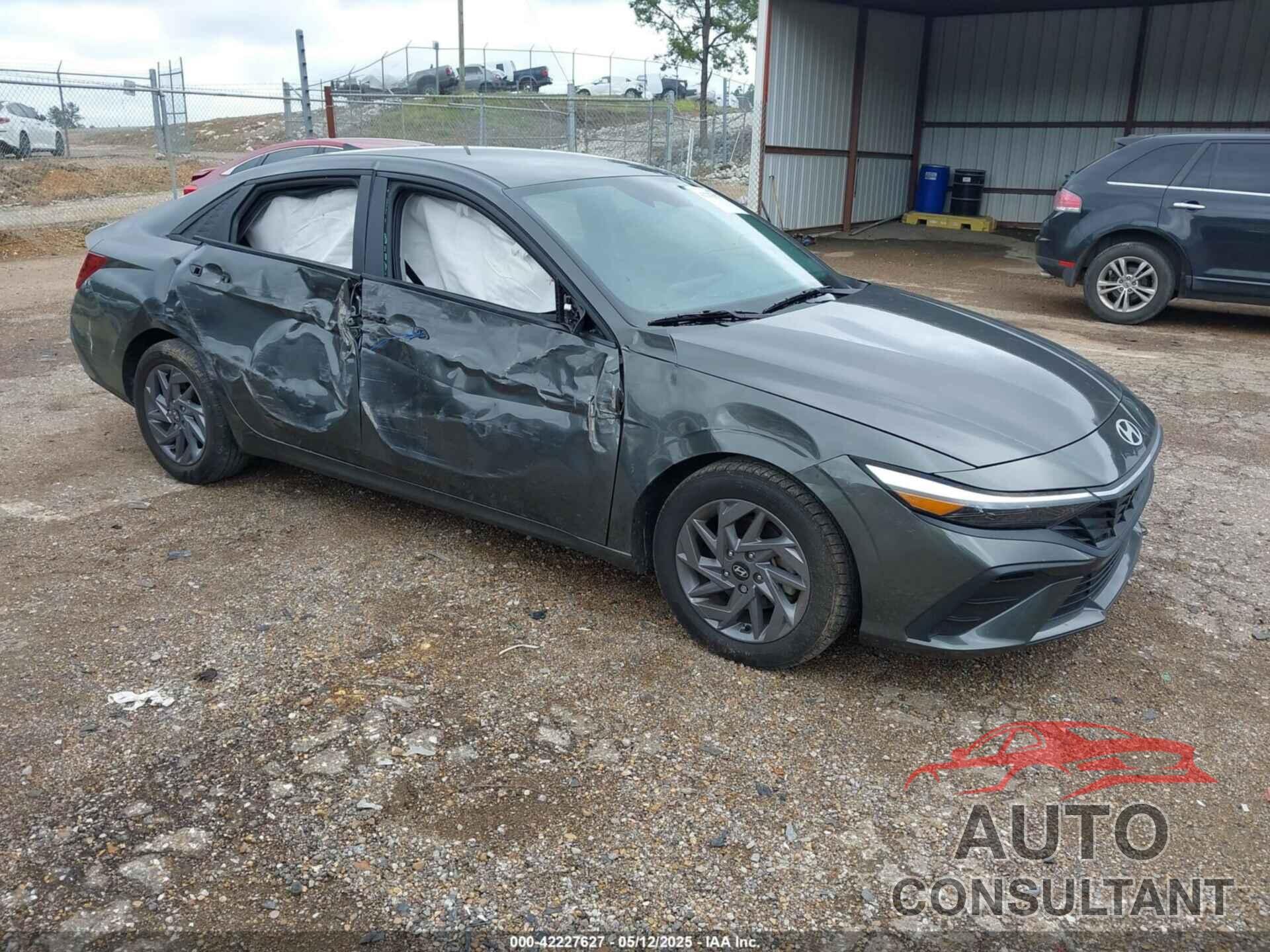 HYUNDAI ELANTRA 2024 - KMHLM4DG2RU701947