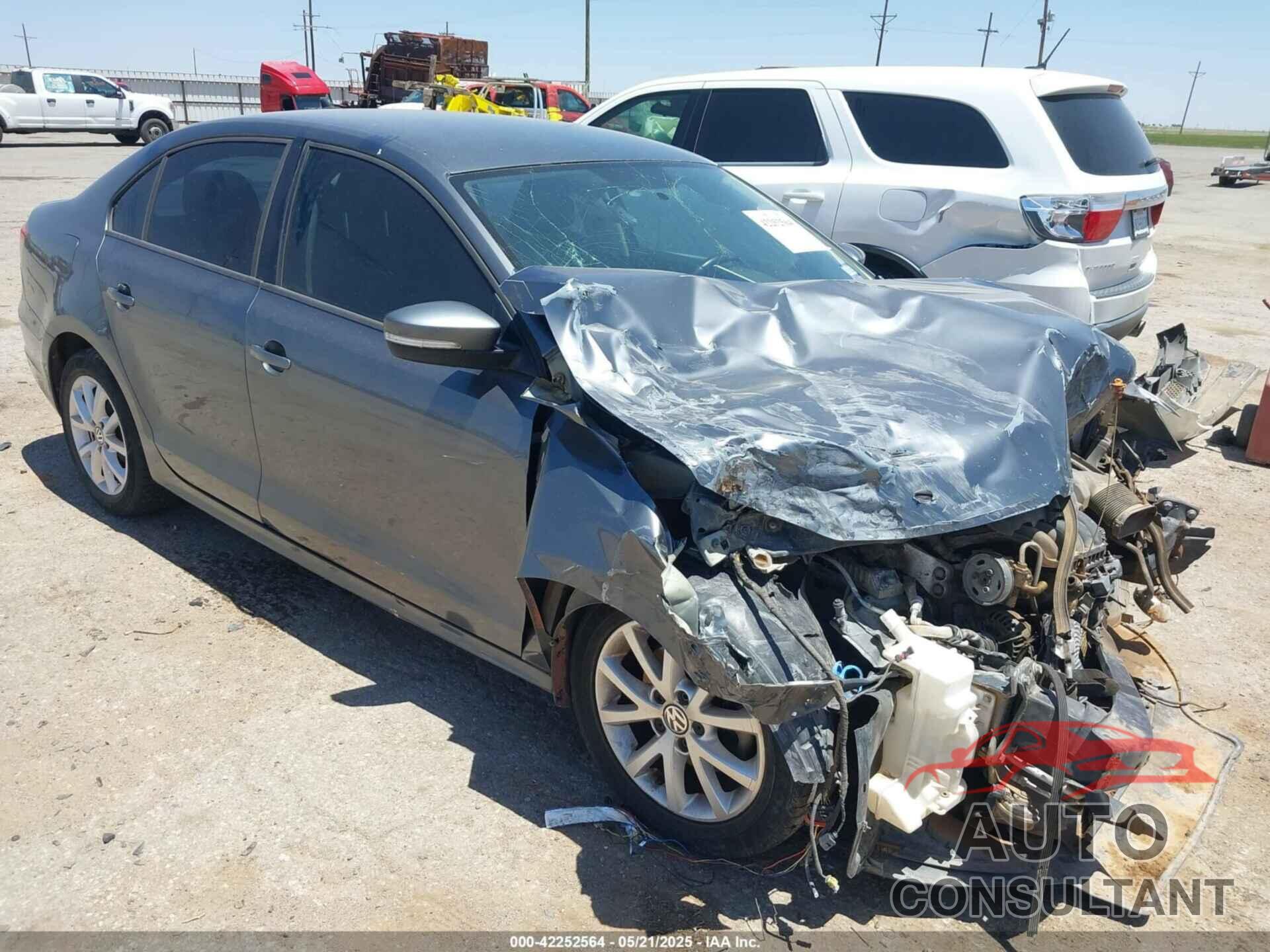 VOLKSWAGEN JETTA 2012 - 3VWDX7AJXCM411370
