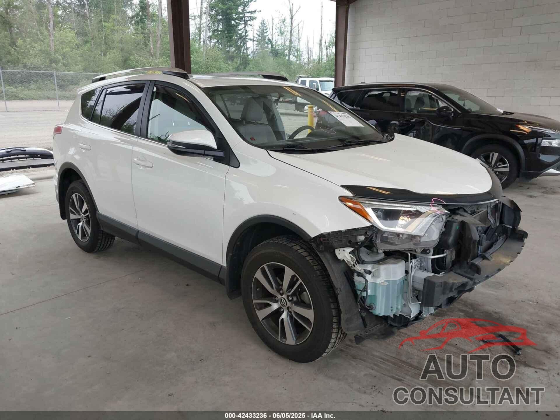 TOYOTA RAV4 2016 - JTMRFREV8GJ063978