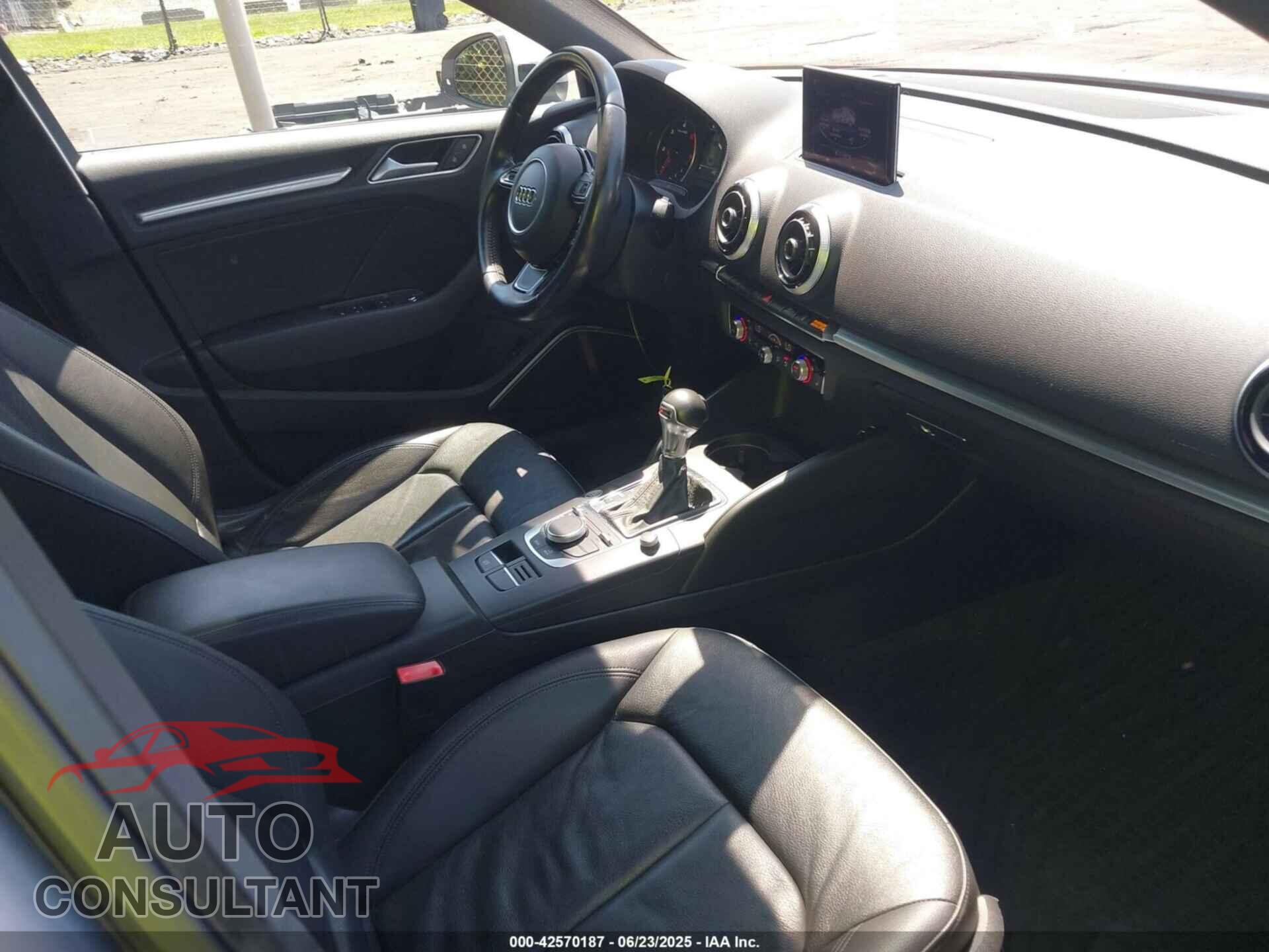 AUDI A3 2015 - WAUCJGFF8F1053690