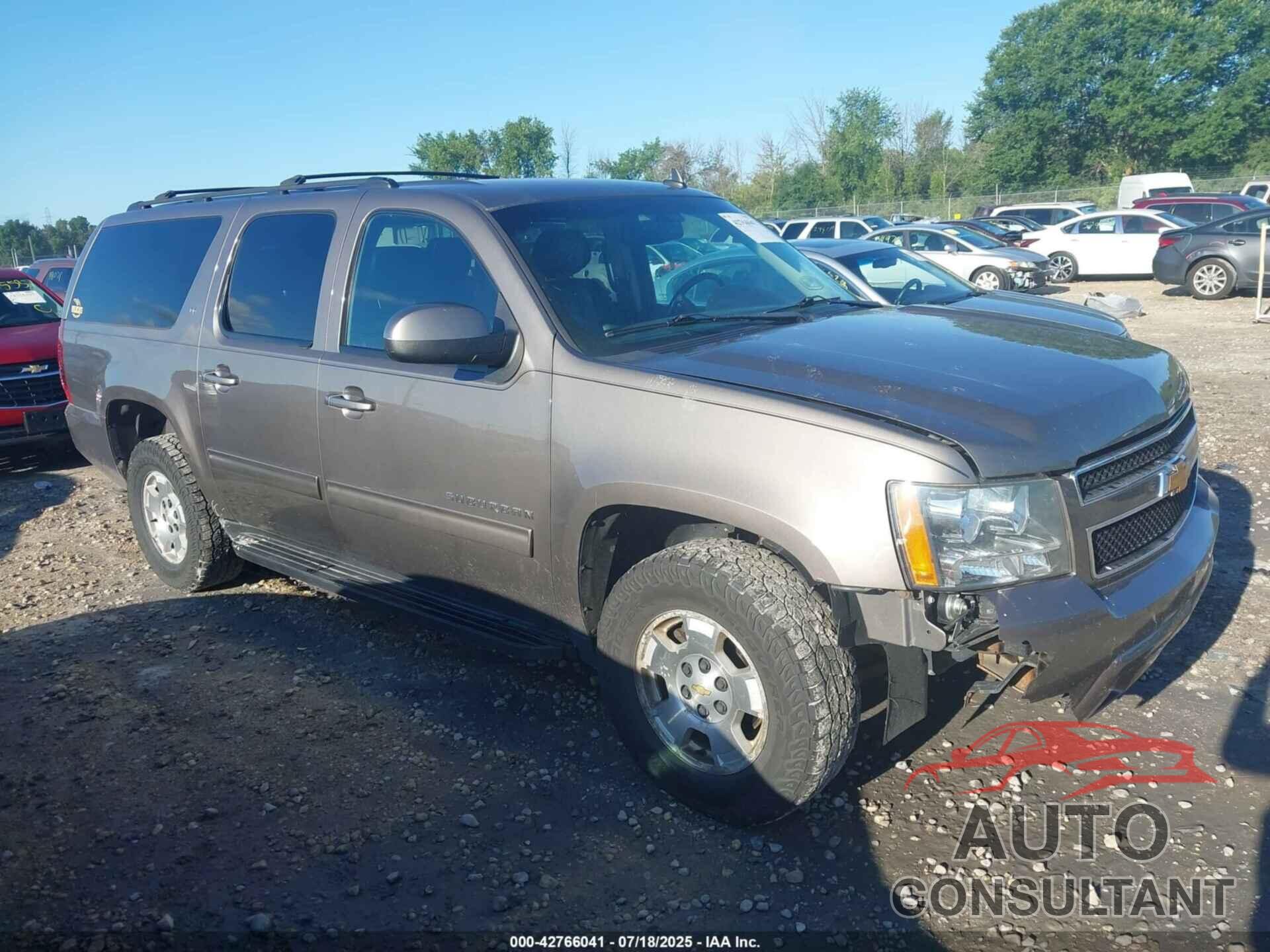 CHEVROLET SUBURBAN 1500 2014 - 1GNSKJE76ER214080