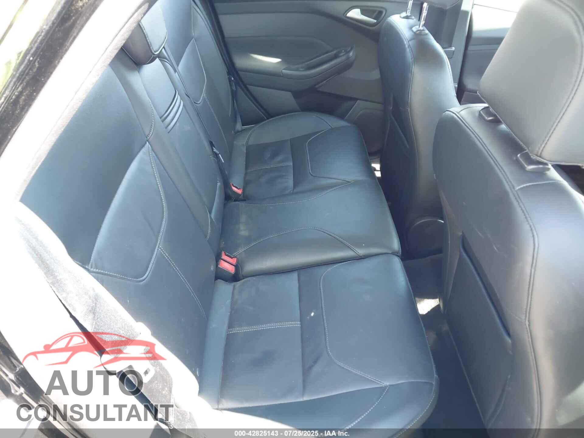 FORD FOCUS 2016 - 1FADP3F27GL329073