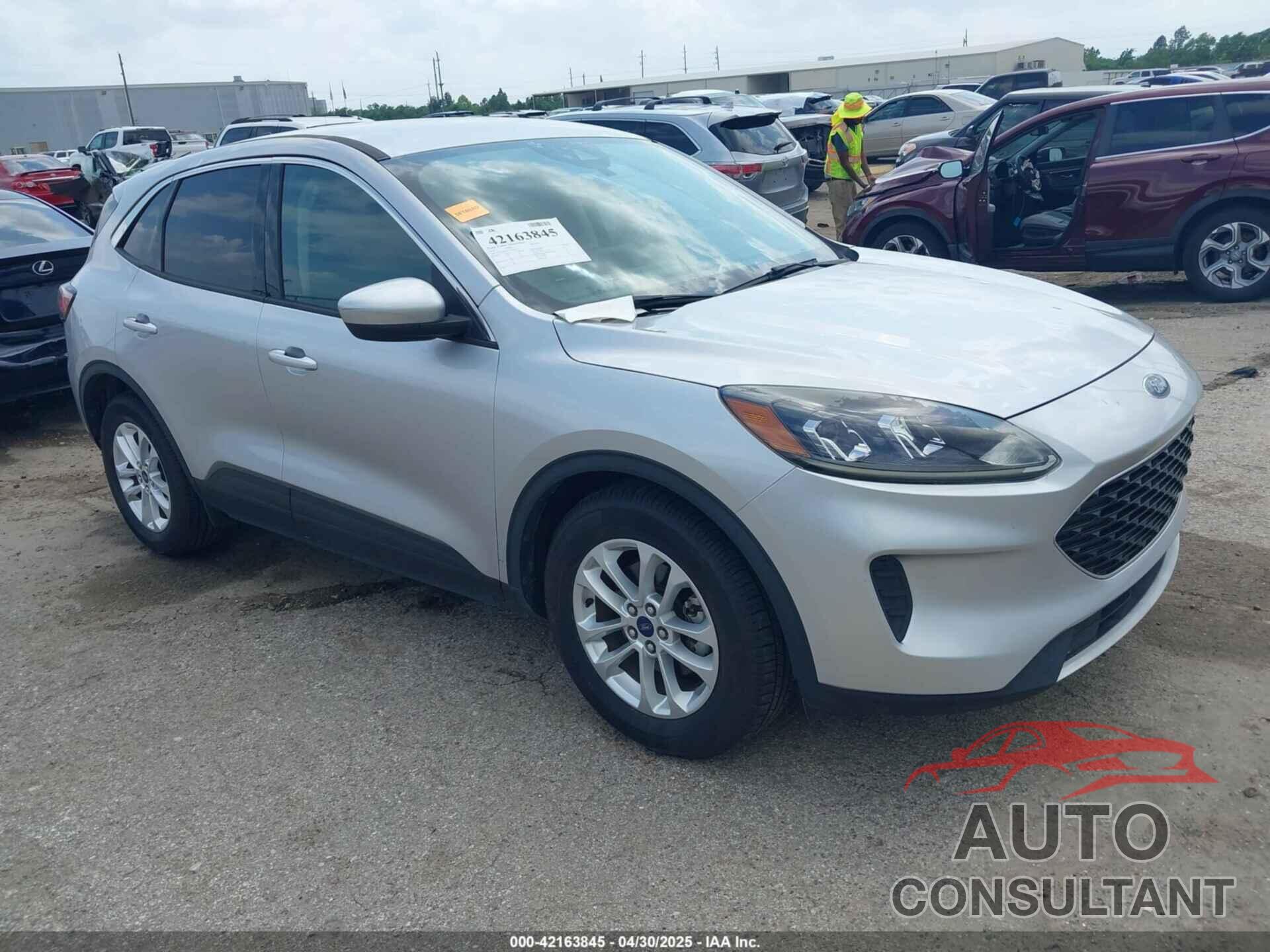 FORD ESCAPE 2020 - 1FMCU0G64LUA32826