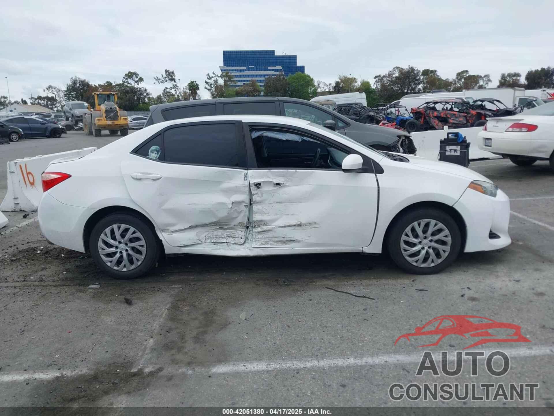 TOYOTA COROLLA 2017 - 5YFBURHE2HP699568