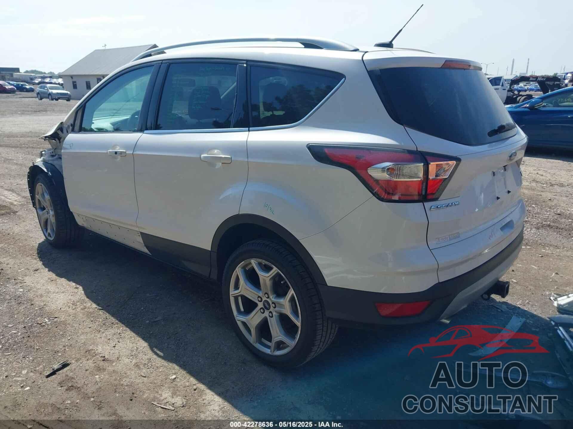 FORD ESCAPE 2017 - 1FMCU0J93HUA48123
