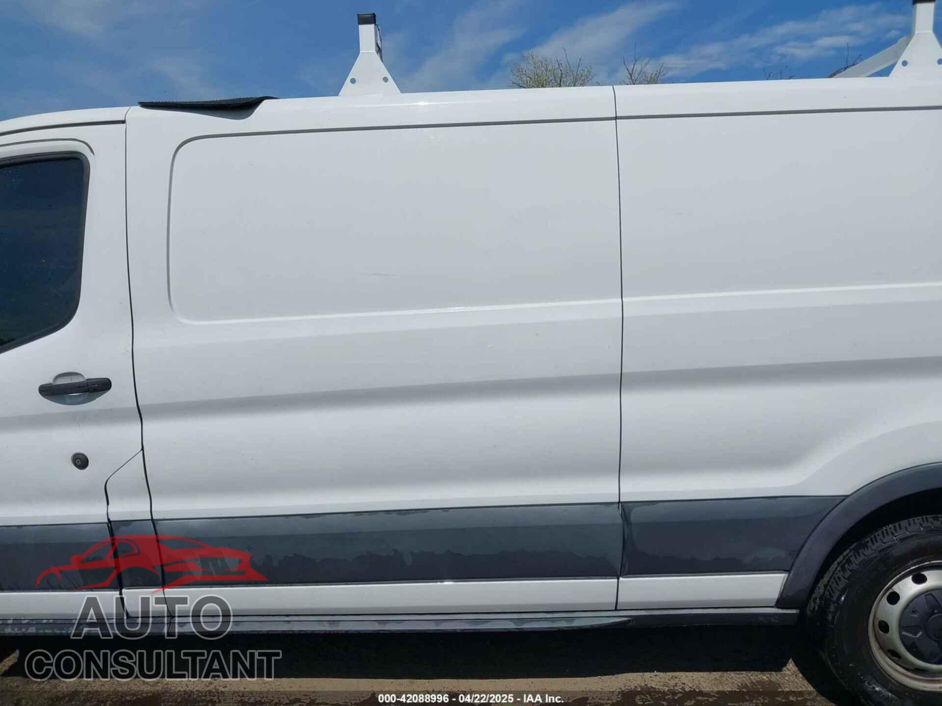 FORD TRANSIT-150 2015 - 1FTNE2YM7FKB00894
