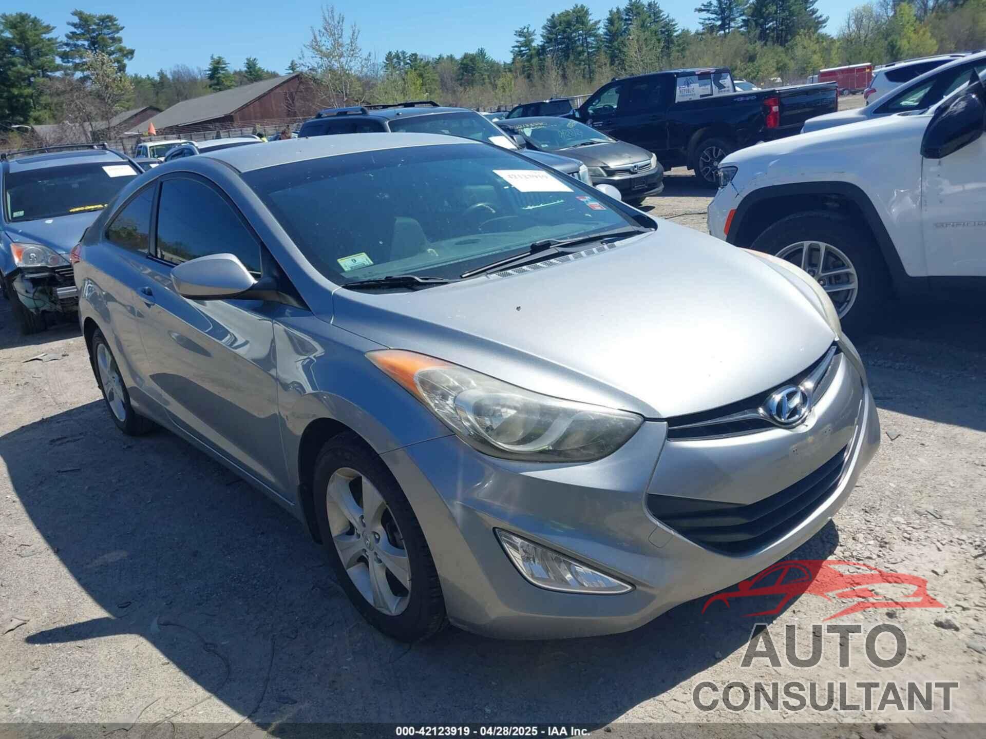 HYUNDAI ELANTRA 2013 - KMHDH6AE3DU018641