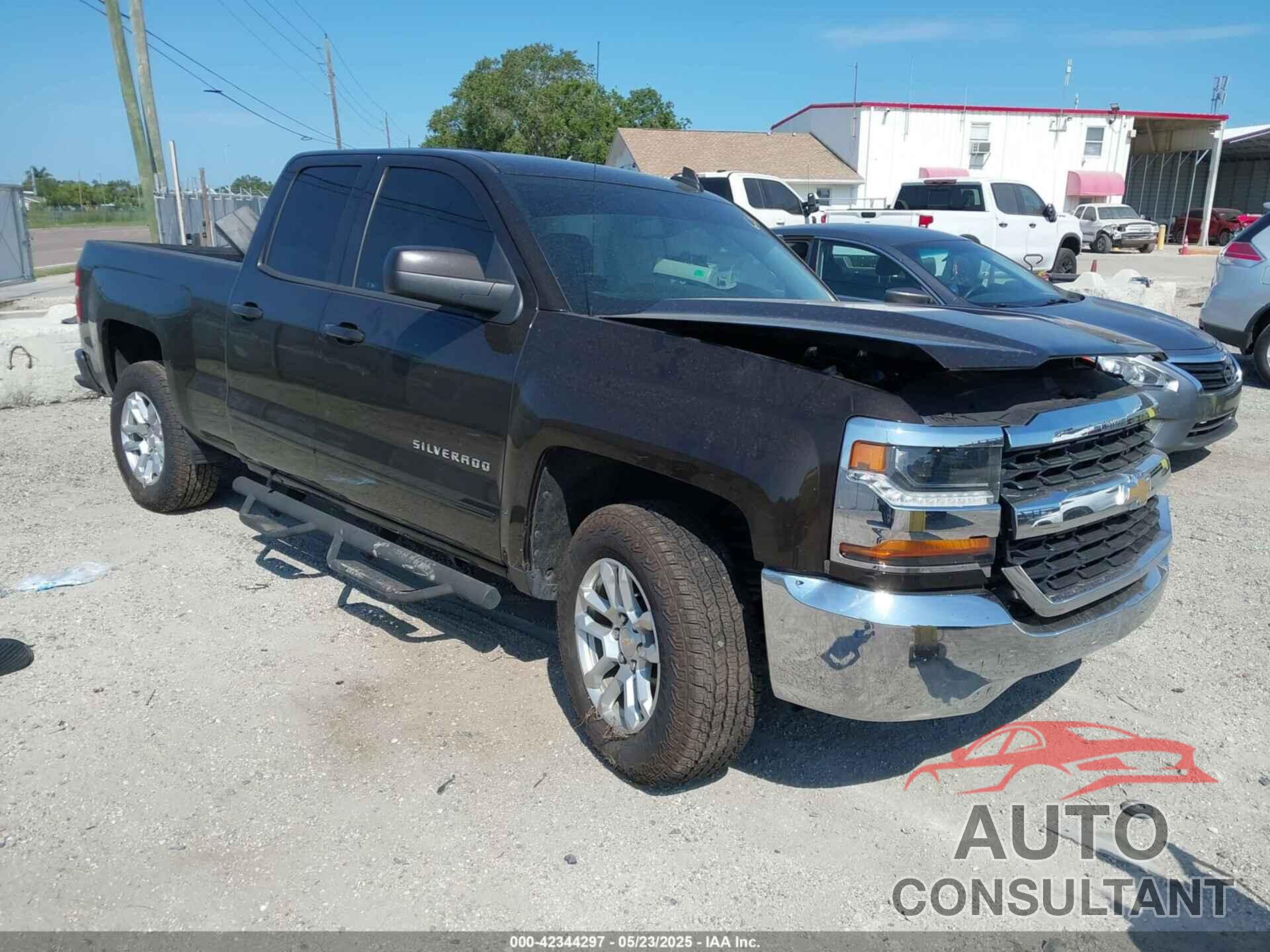 CHEVROLET SILVERADO 1500 2018 - 1GCRCREC9JZ171378