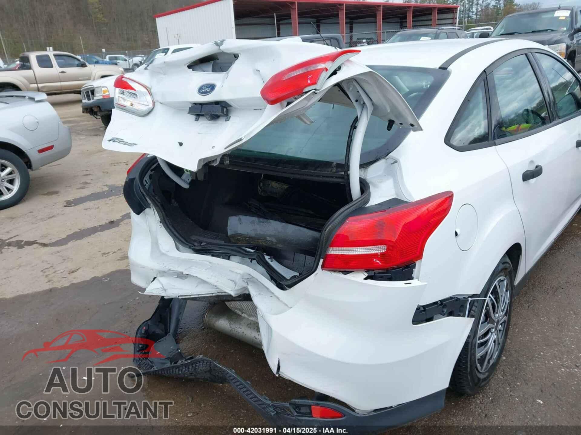 FORD FOCUS 2015 - 1FADP3E2XFL343226