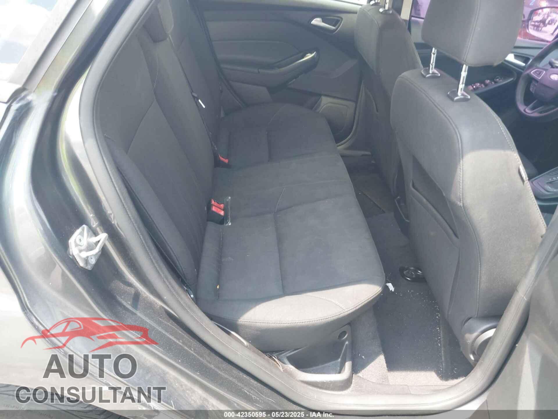 FORD FOCUS 2017 - 1FADP3F29HL201418