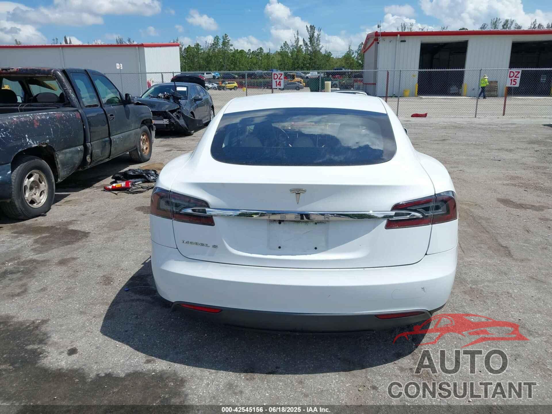 TESLA MODEL S 2013 - 5YJSA1AC8DFP10260