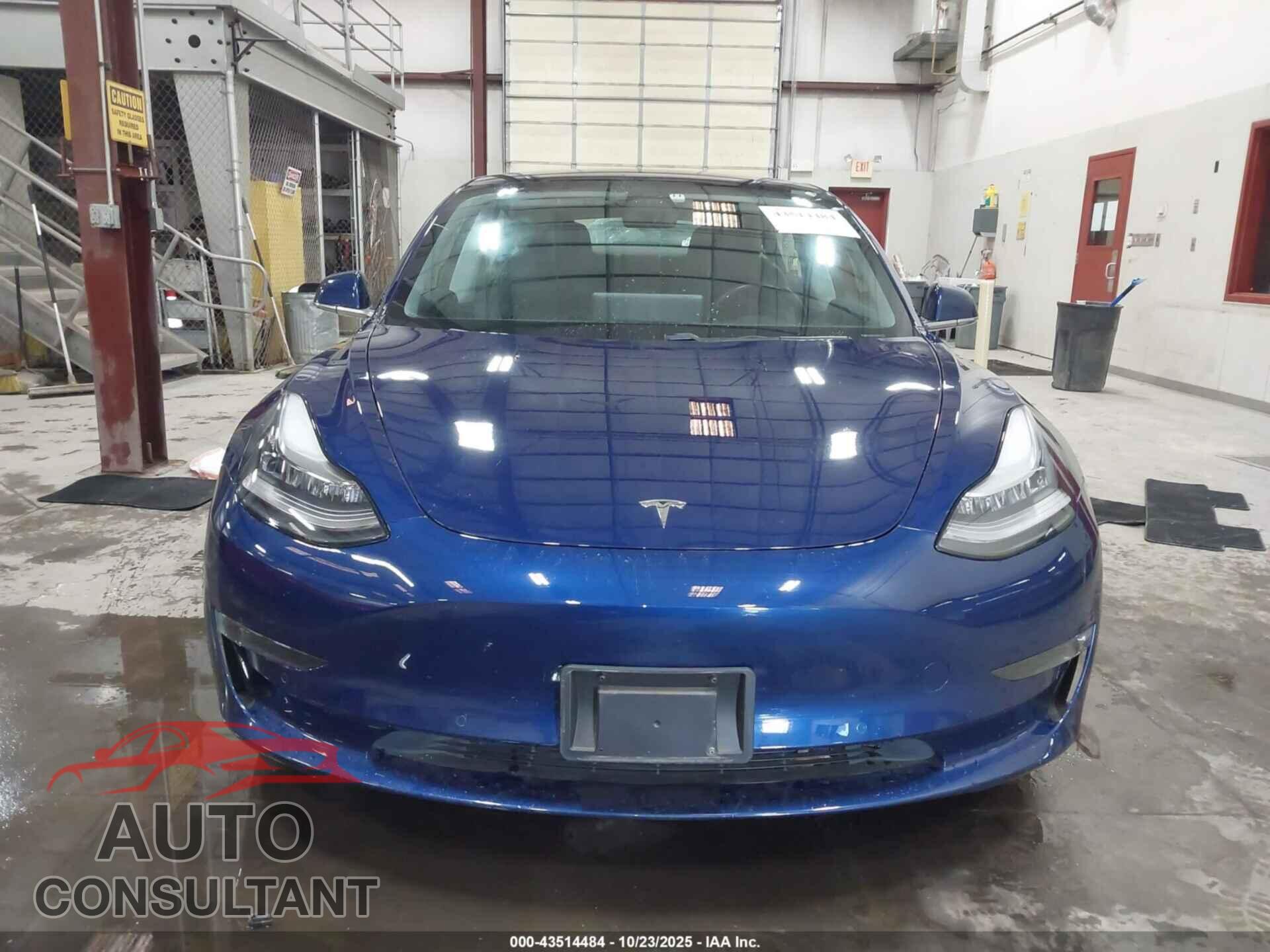TESLA MODEL 3 2018 - 5YJ3E1EB2JF090155