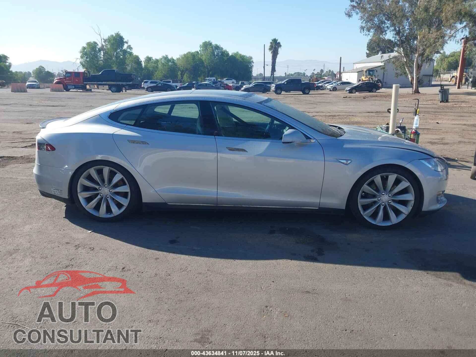 TESLA MODEL S 2013 - 5YJSA1DP6DFP20977