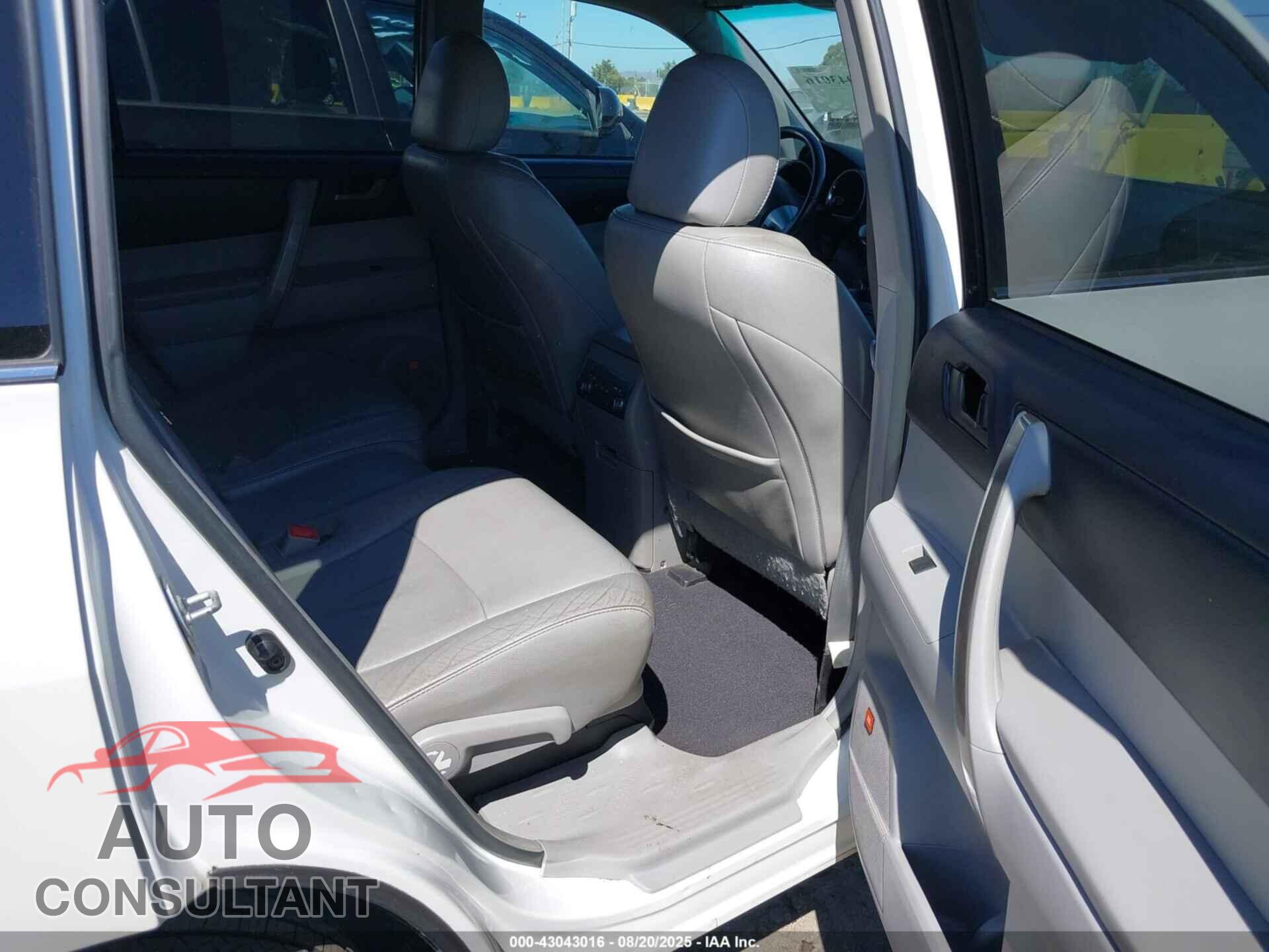 TOYOTA HIGHLANDER 2011 - 5TDBK3EH2BS044620