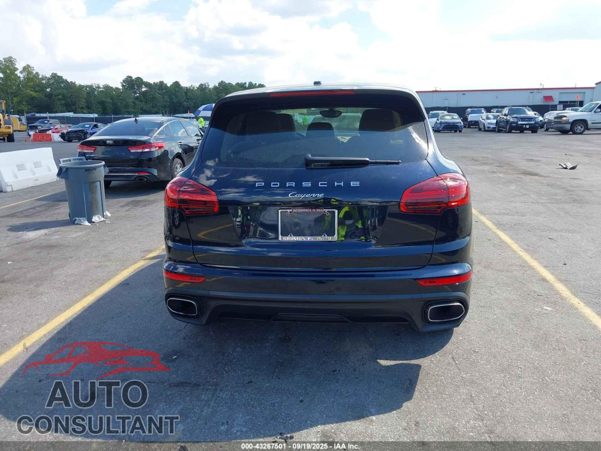 PORSCHE CAYENNE 2016 - WP1AA2A2XGLA00611