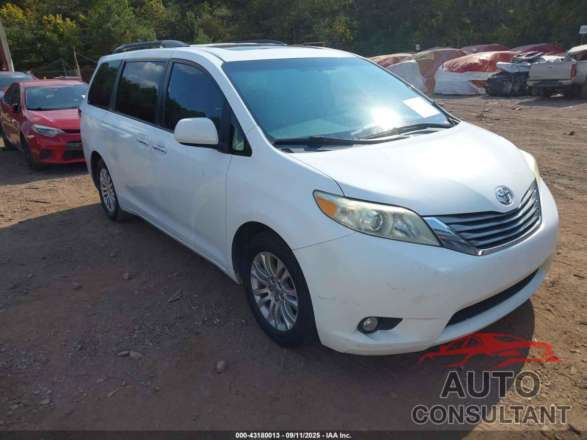 TOYOTA SIENNA 2011 - 5TDYK3DC9BS132502