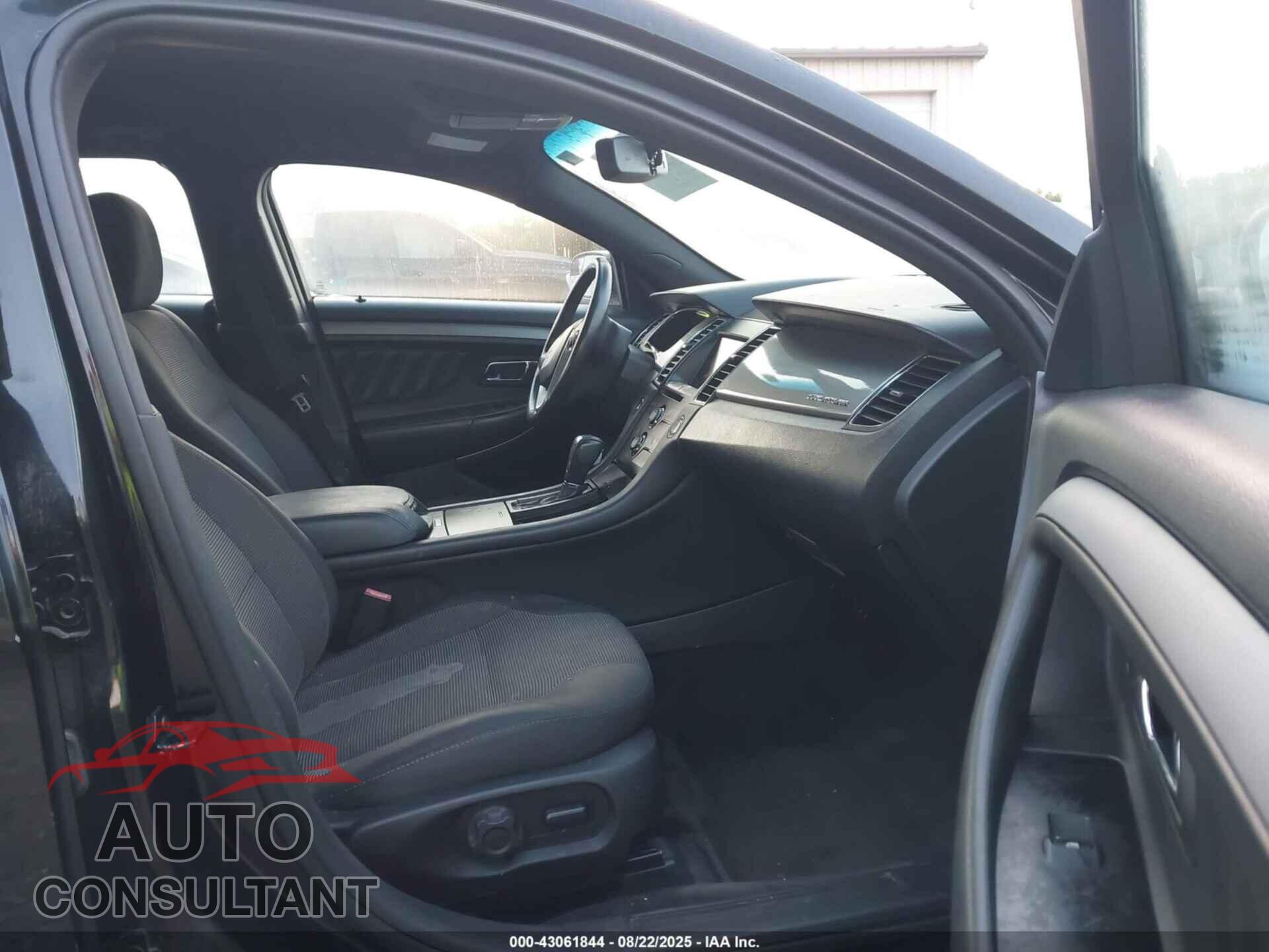 FORD TAURUS 2015 - 1FAHP2H81FG184813