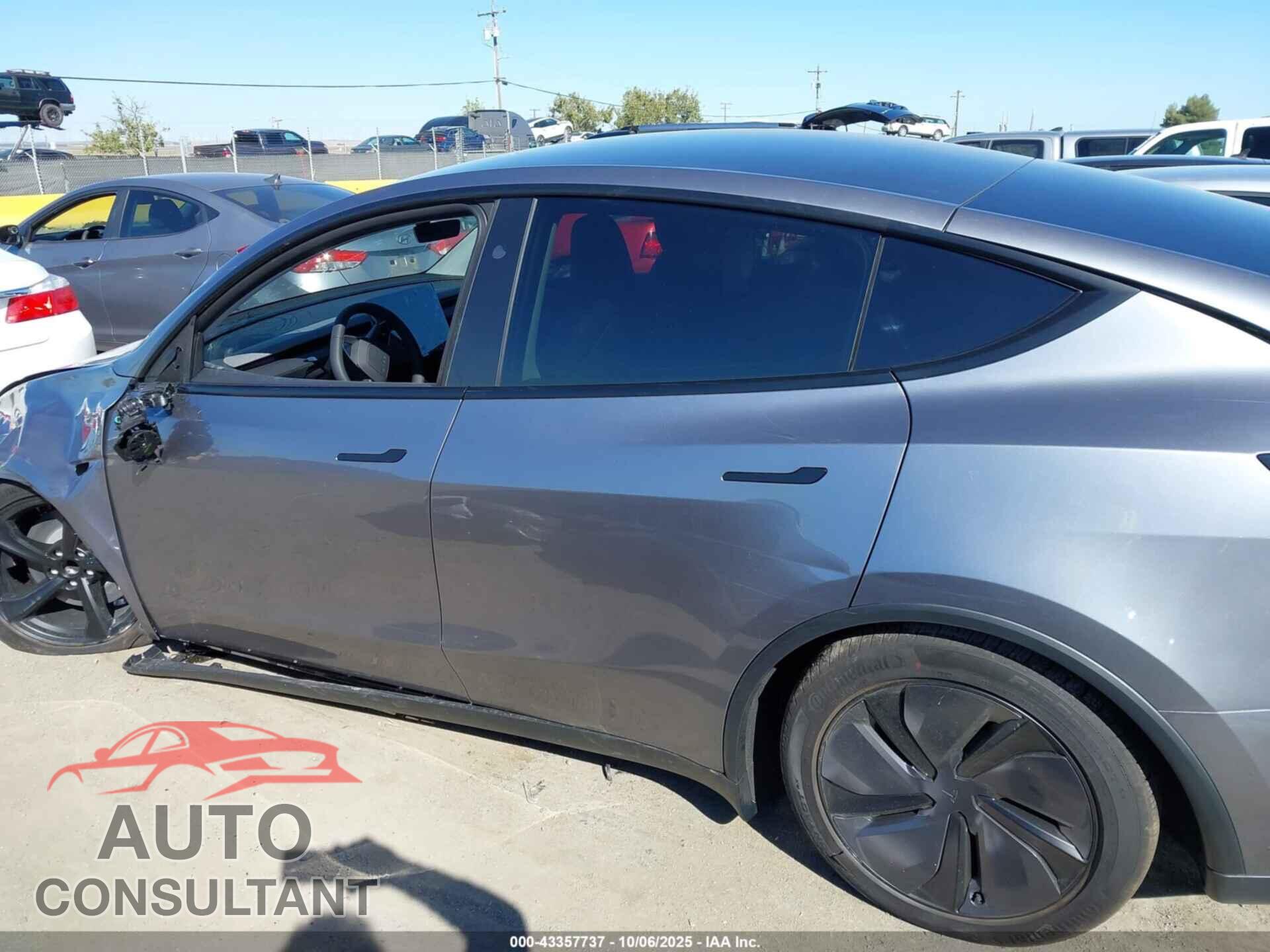 TESLA MODEL Y 2026 - 7SAYGDED2TF422250