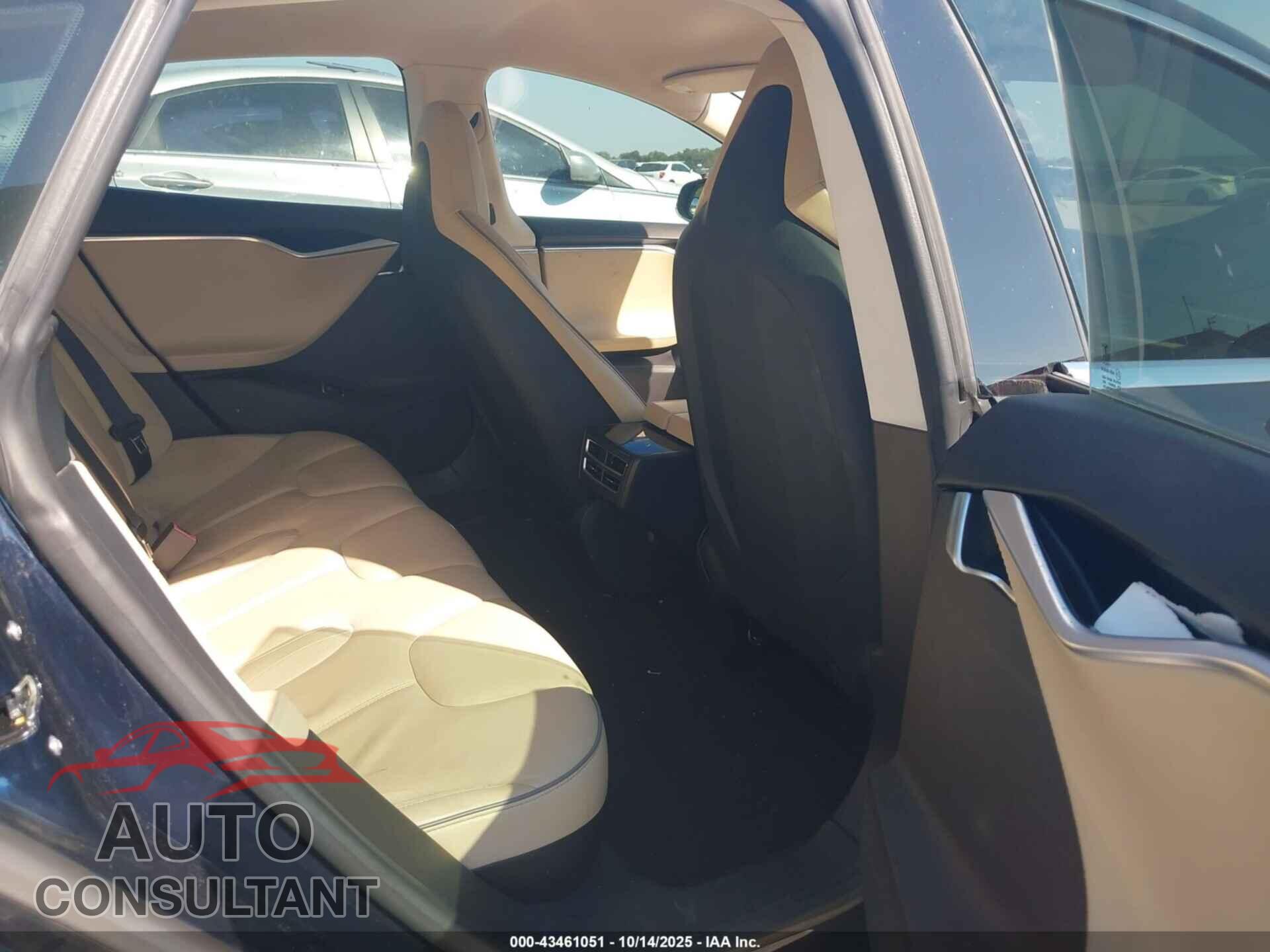TESLA MODEL S 2013 - 5YJSA1CN2DFP20457