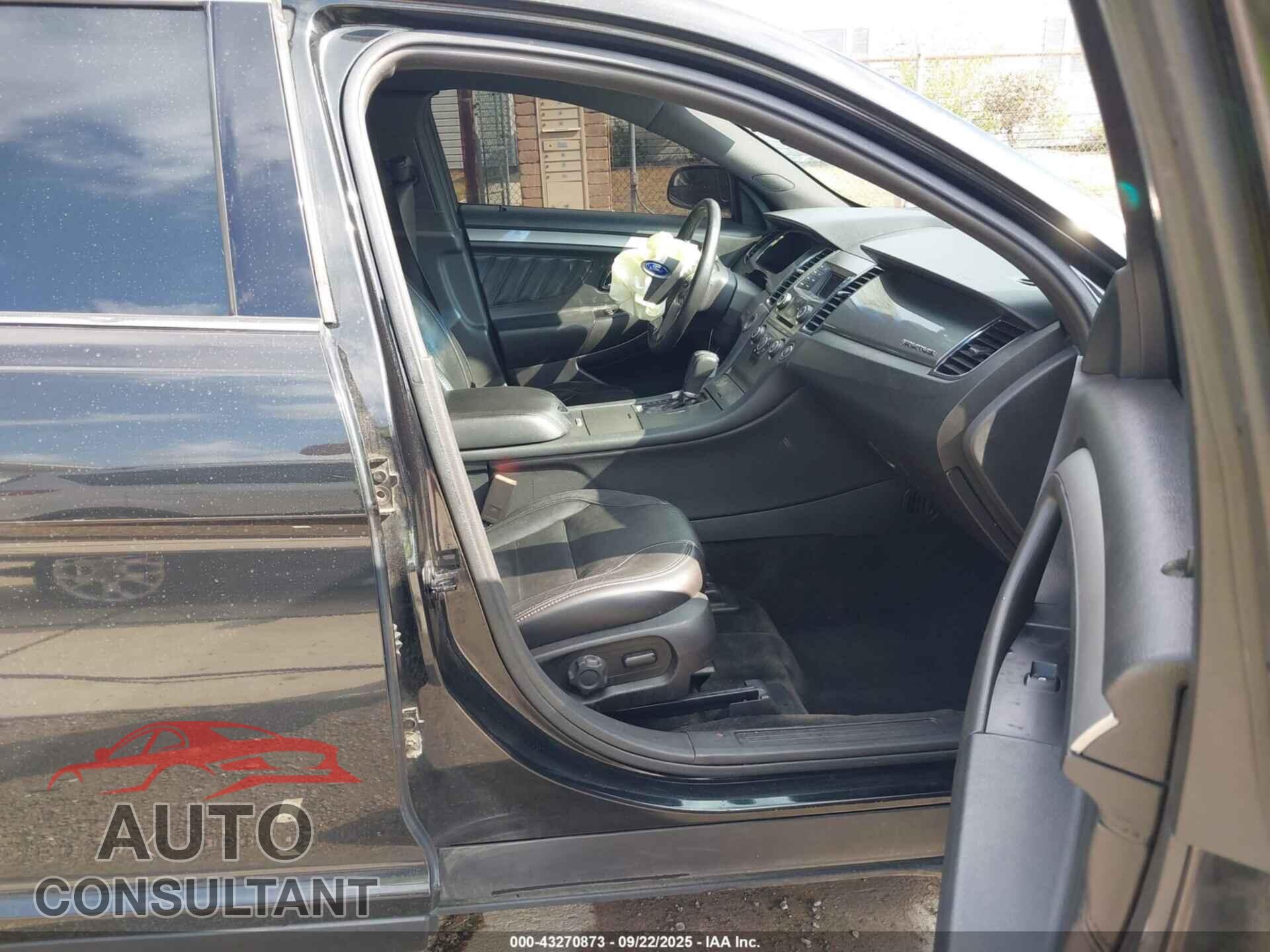 FORD TAURUS 2015 - 1FAHP2E86FG176632