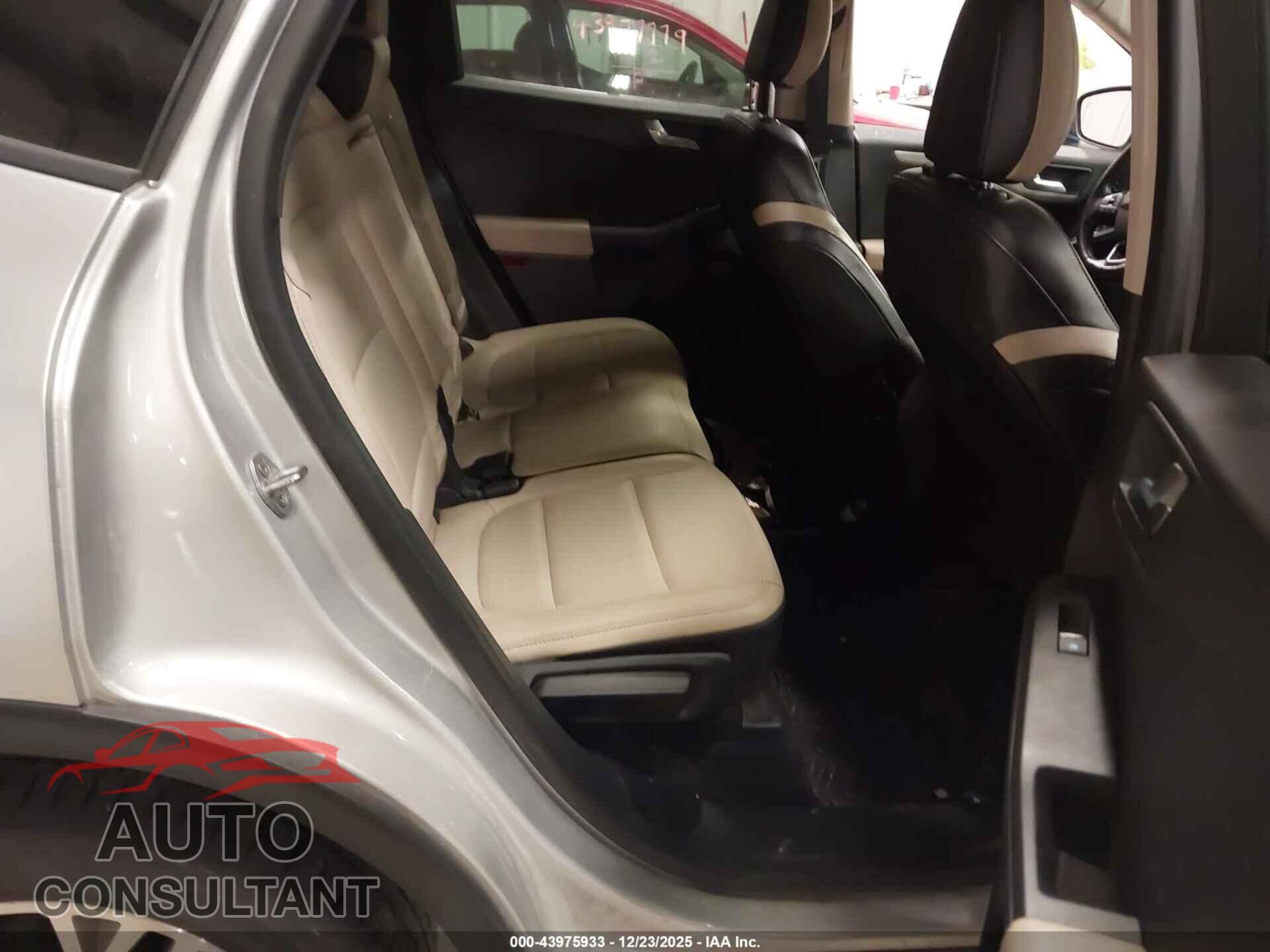 FORD ESCAPE 2020 - 1FMCU9H60LUA20725