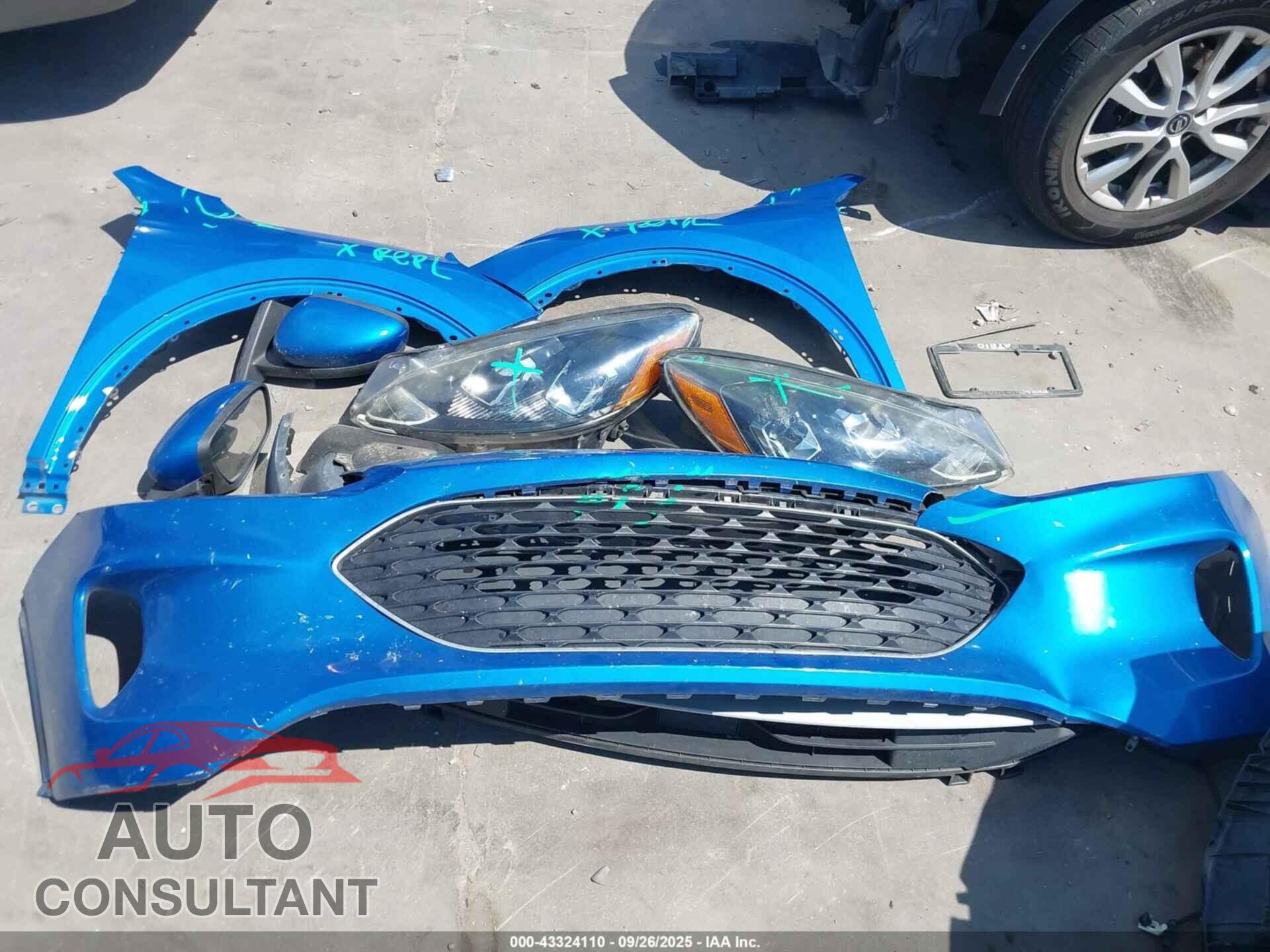 FORD ESCAPE 2020 - 1FMCU0G64LUA23513