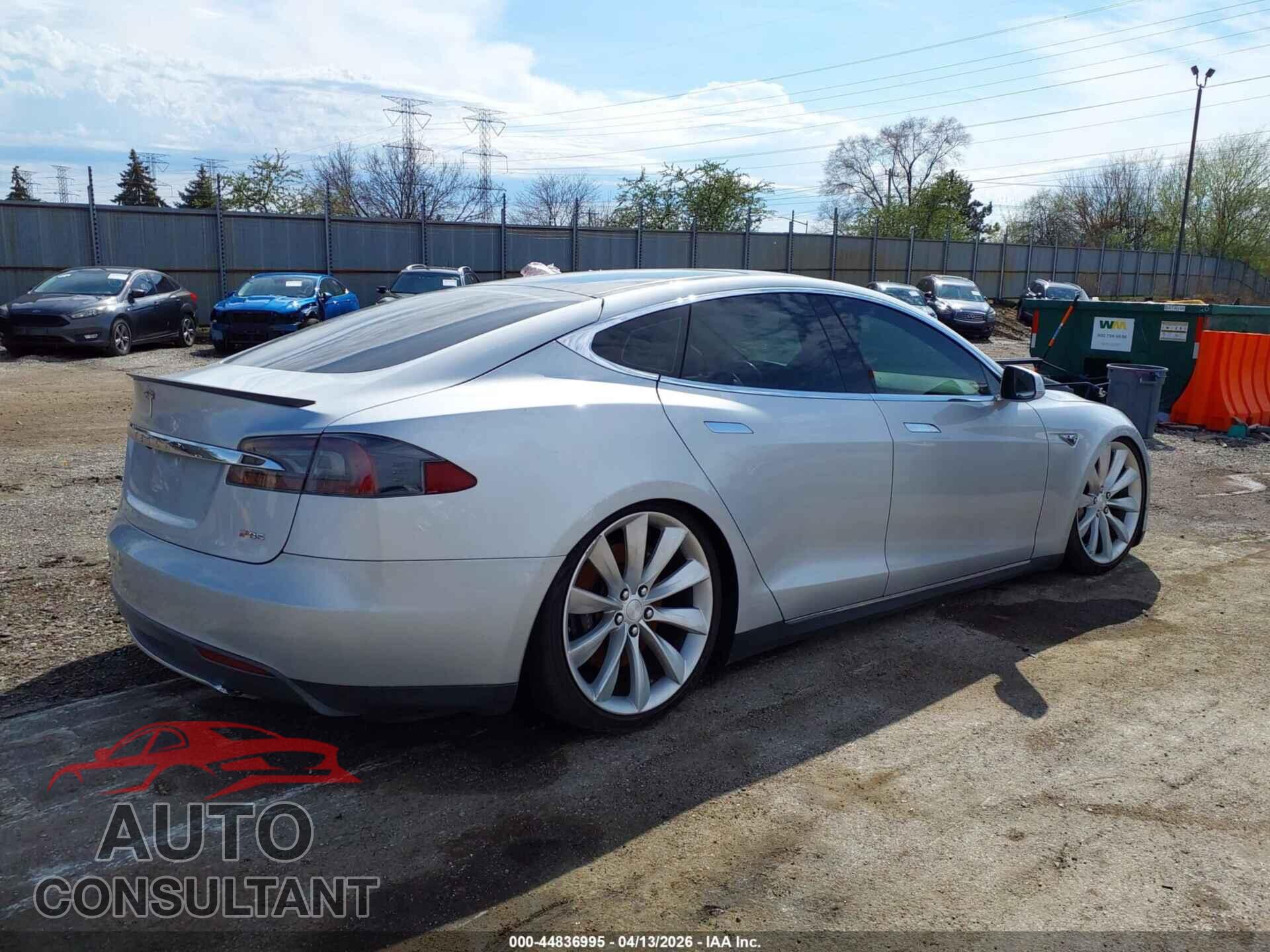 TESLA MODEL S 2013 - 5YJSA1DP8DFP05798