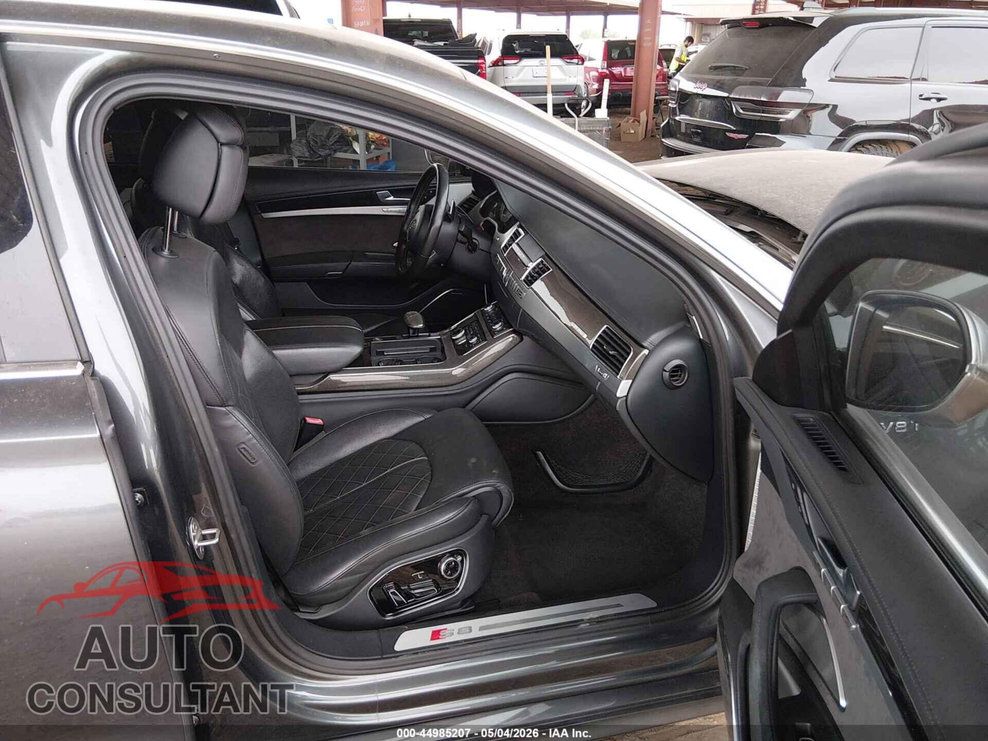 AUDI S8 2013 - WAUD2AFD1DN027421